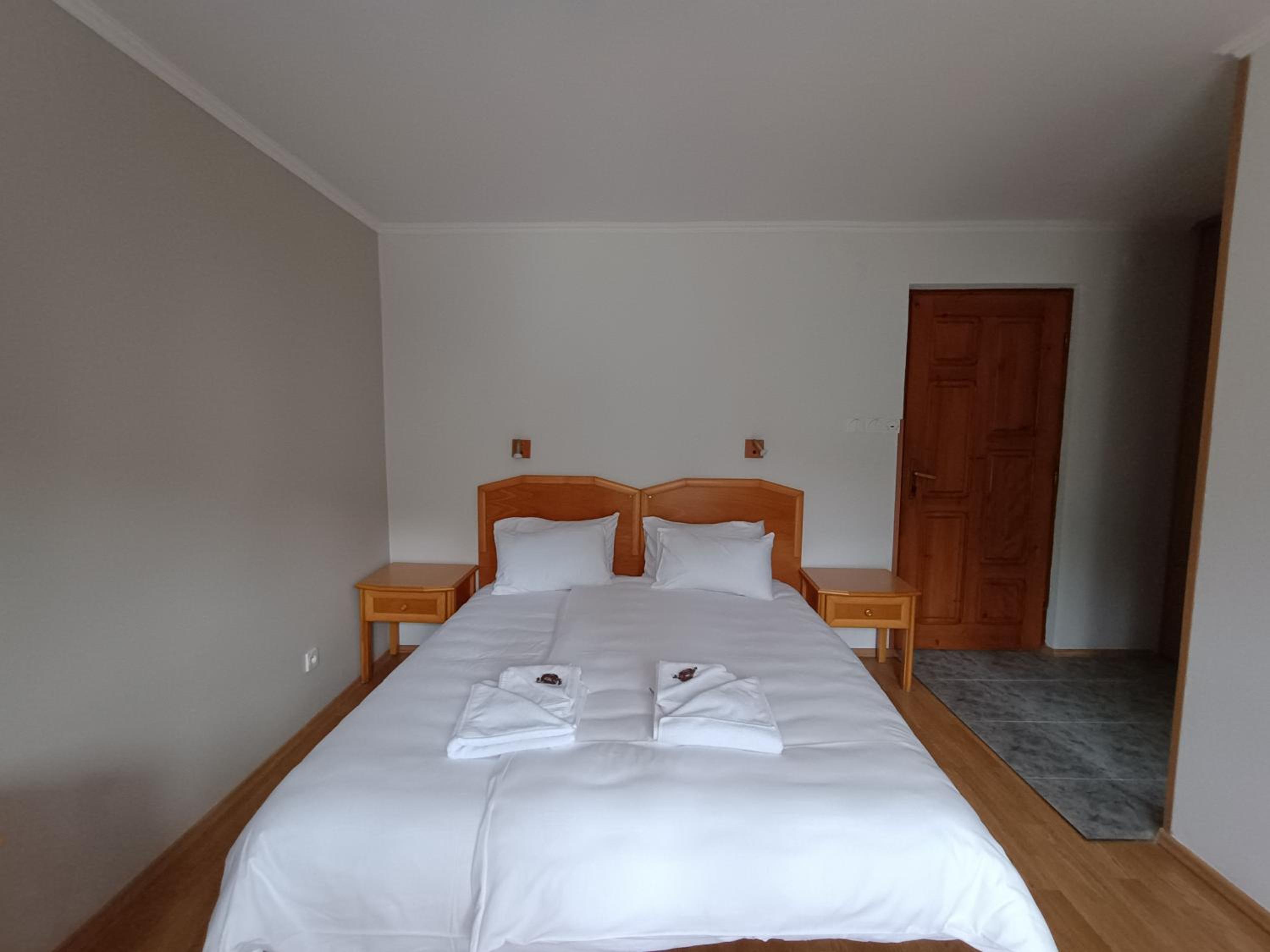 Economy Double Room photo 3