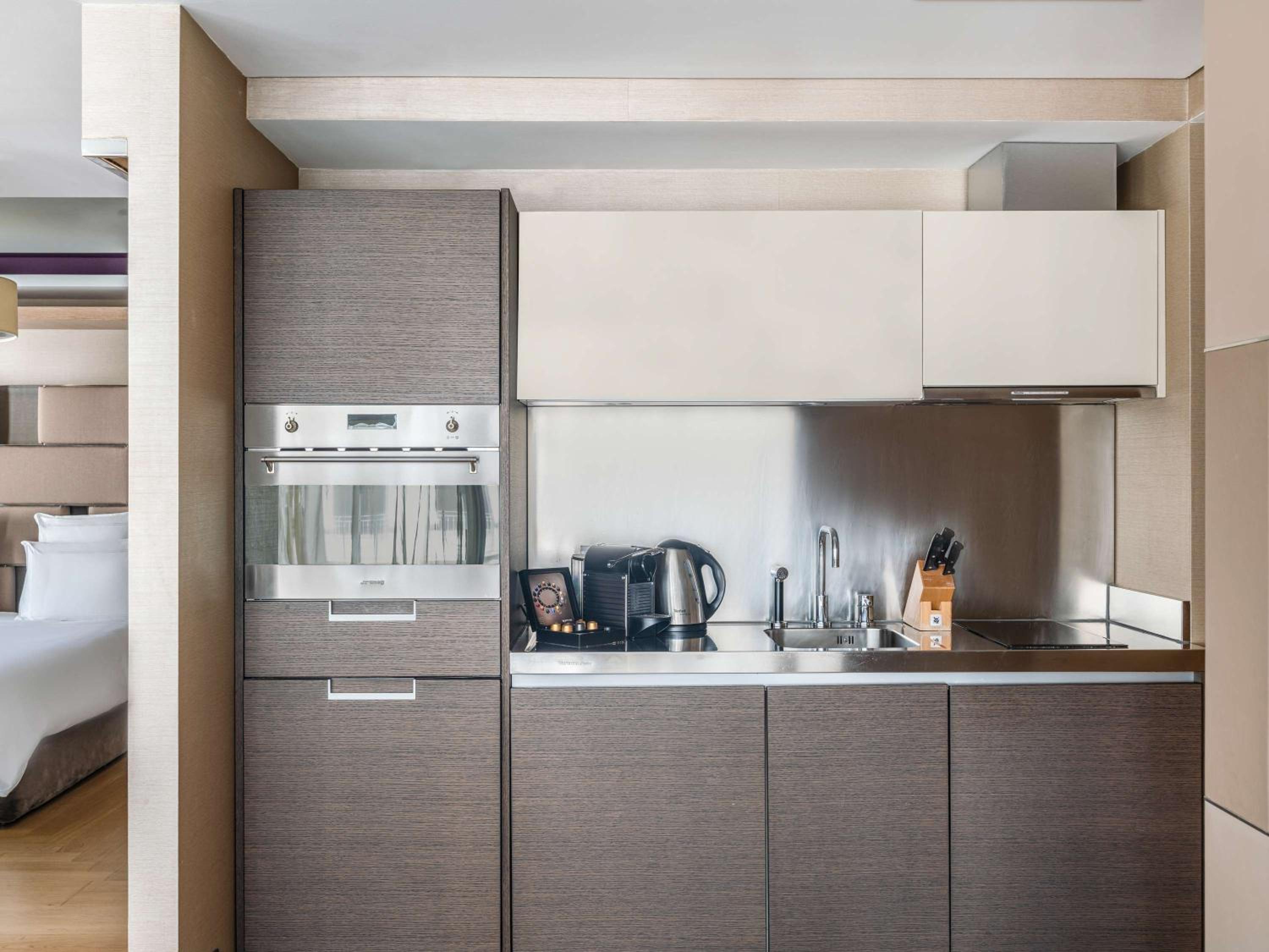 Residence Three-Bedroom Bosphorus View thumbnail 6
