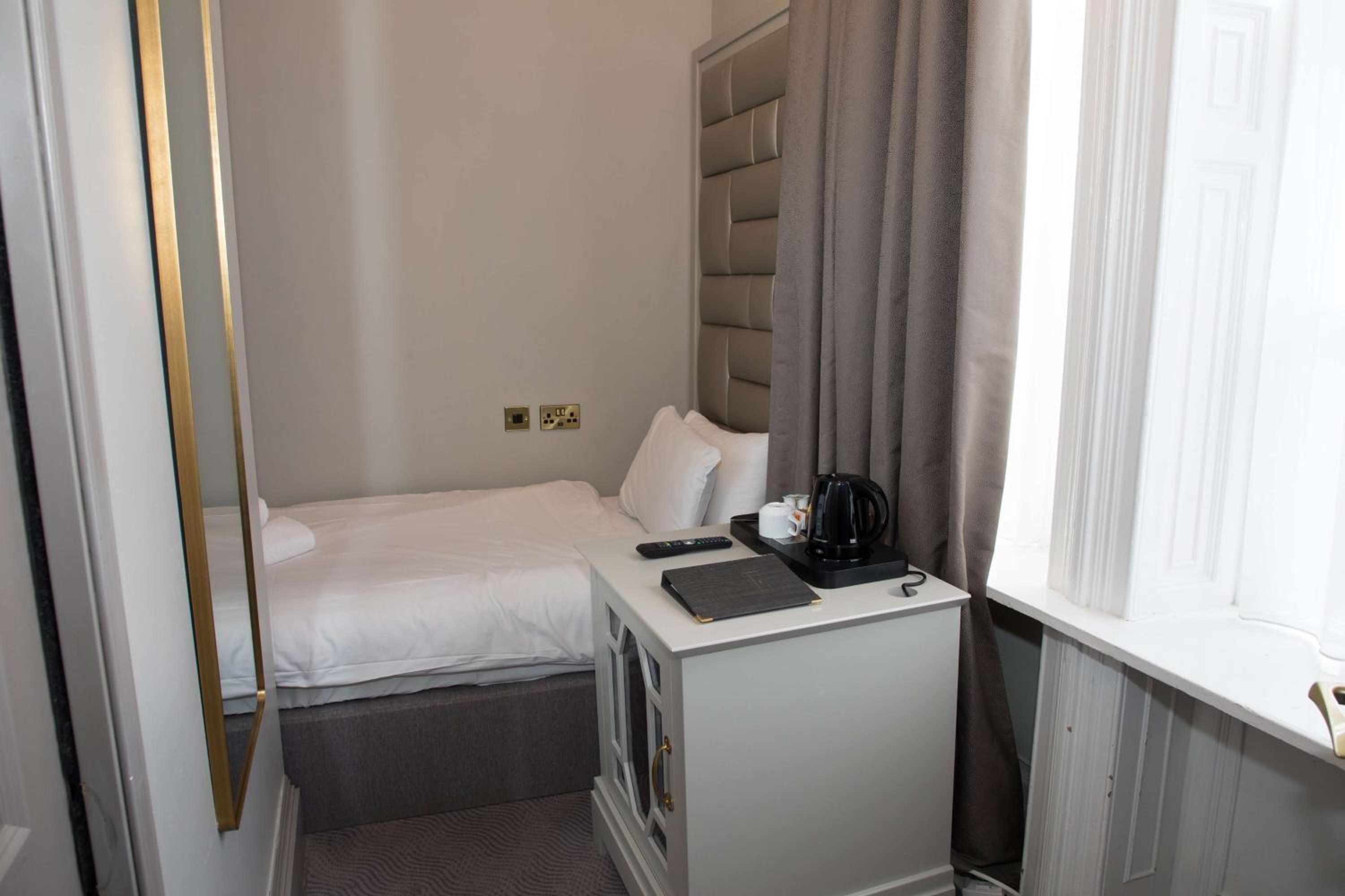 Boutique Individual Room