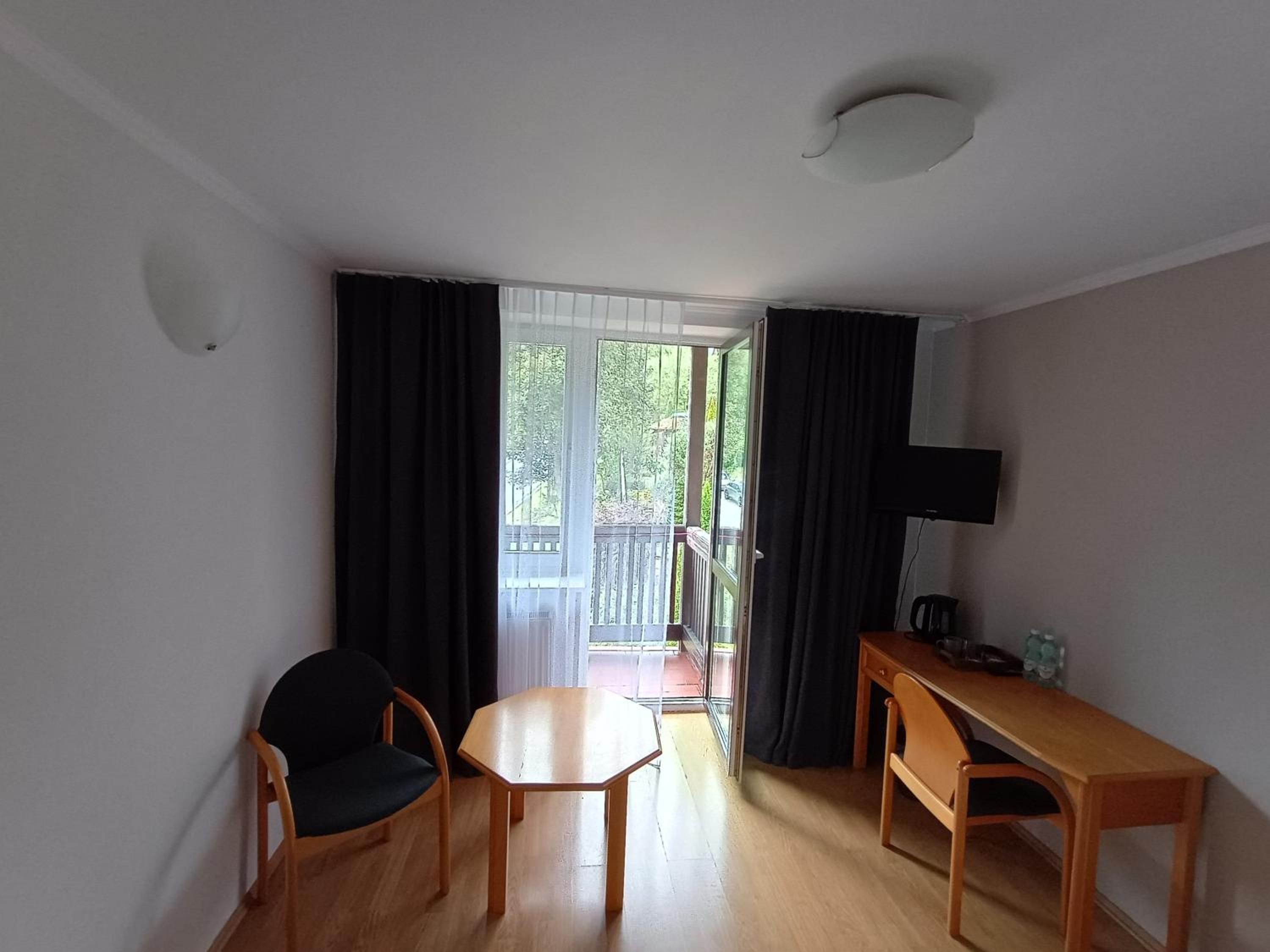 Economy Double Room photo 2