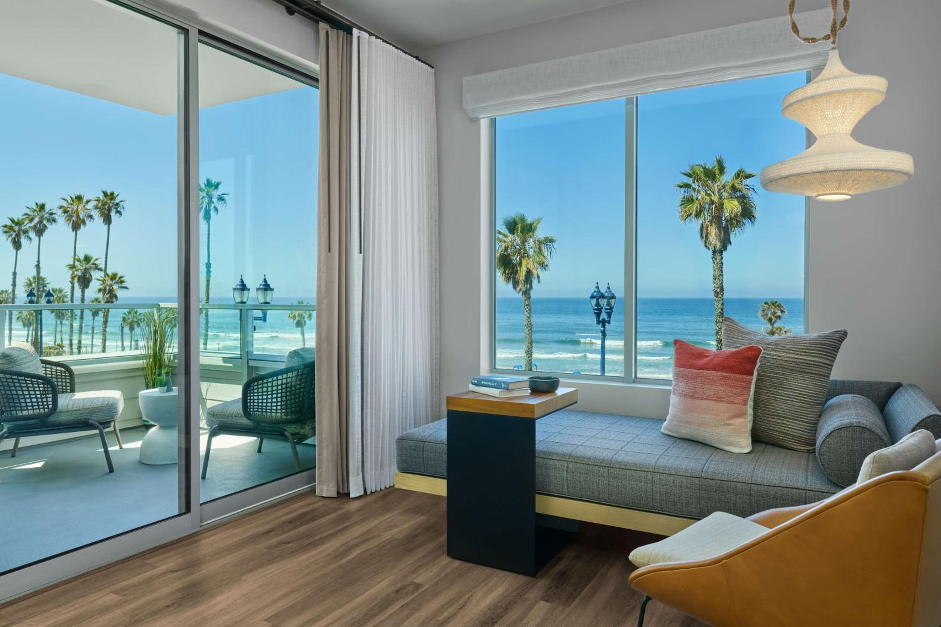 Dreamscape Oceanfront Suite - Photo 2