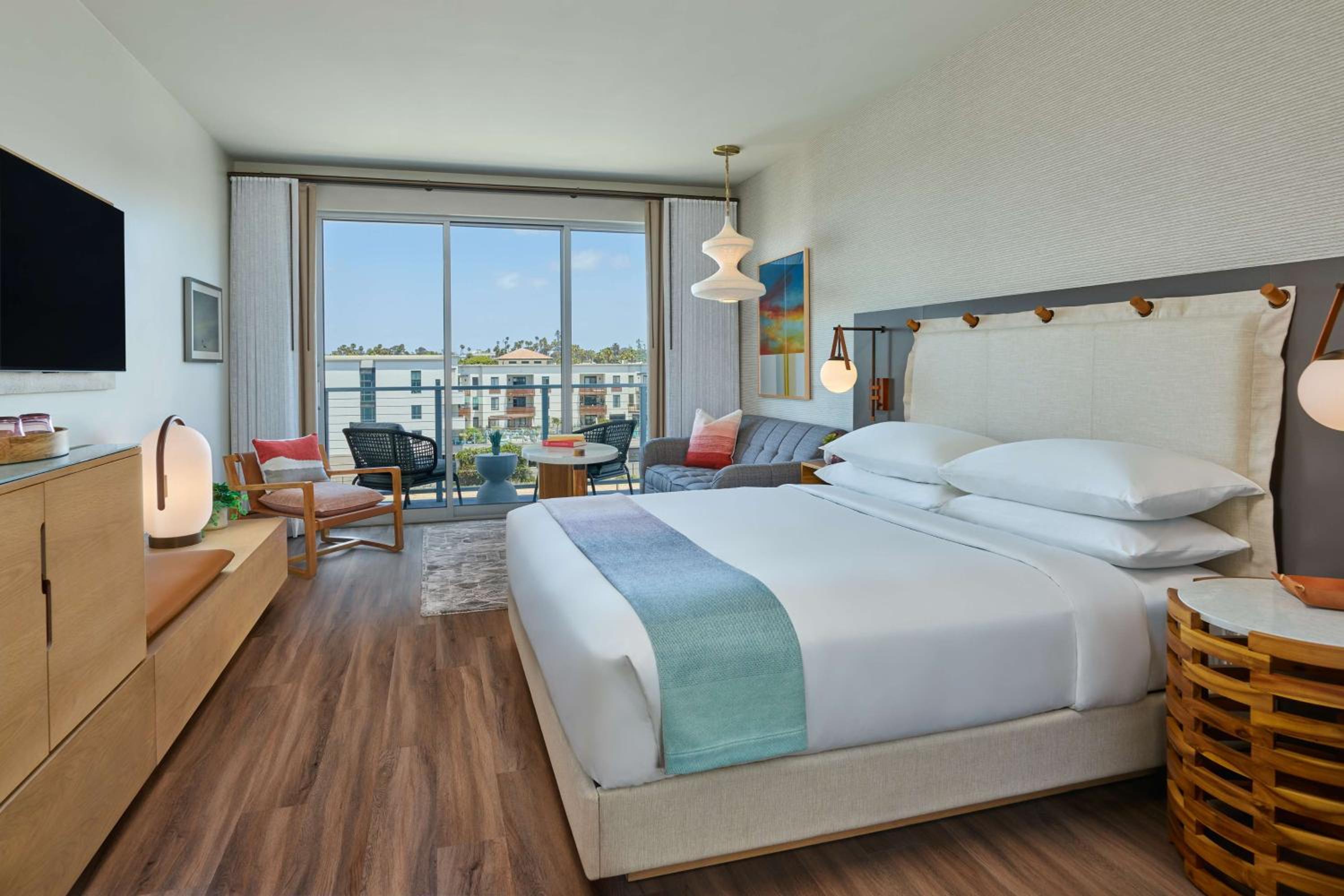 One King Bed with City View - Photo 4