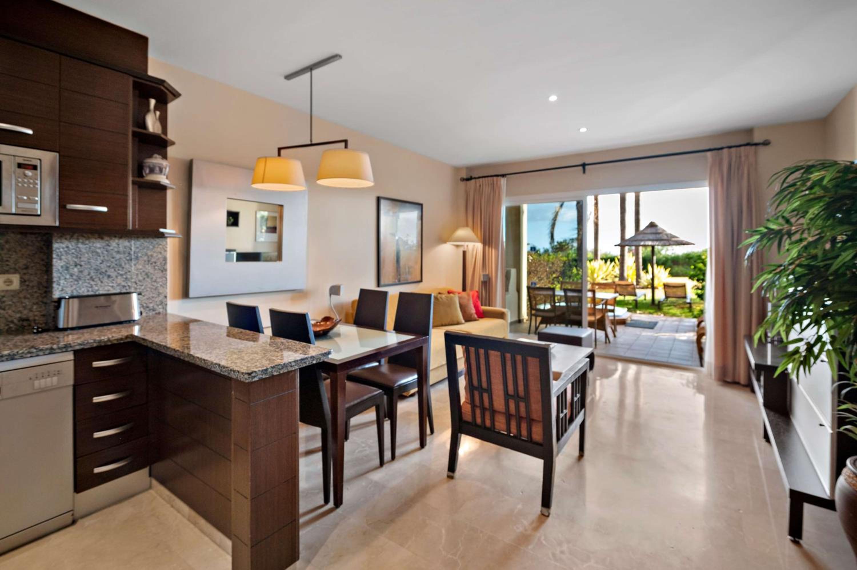 Premium Plus One Bedroom Suite with Hot Tub