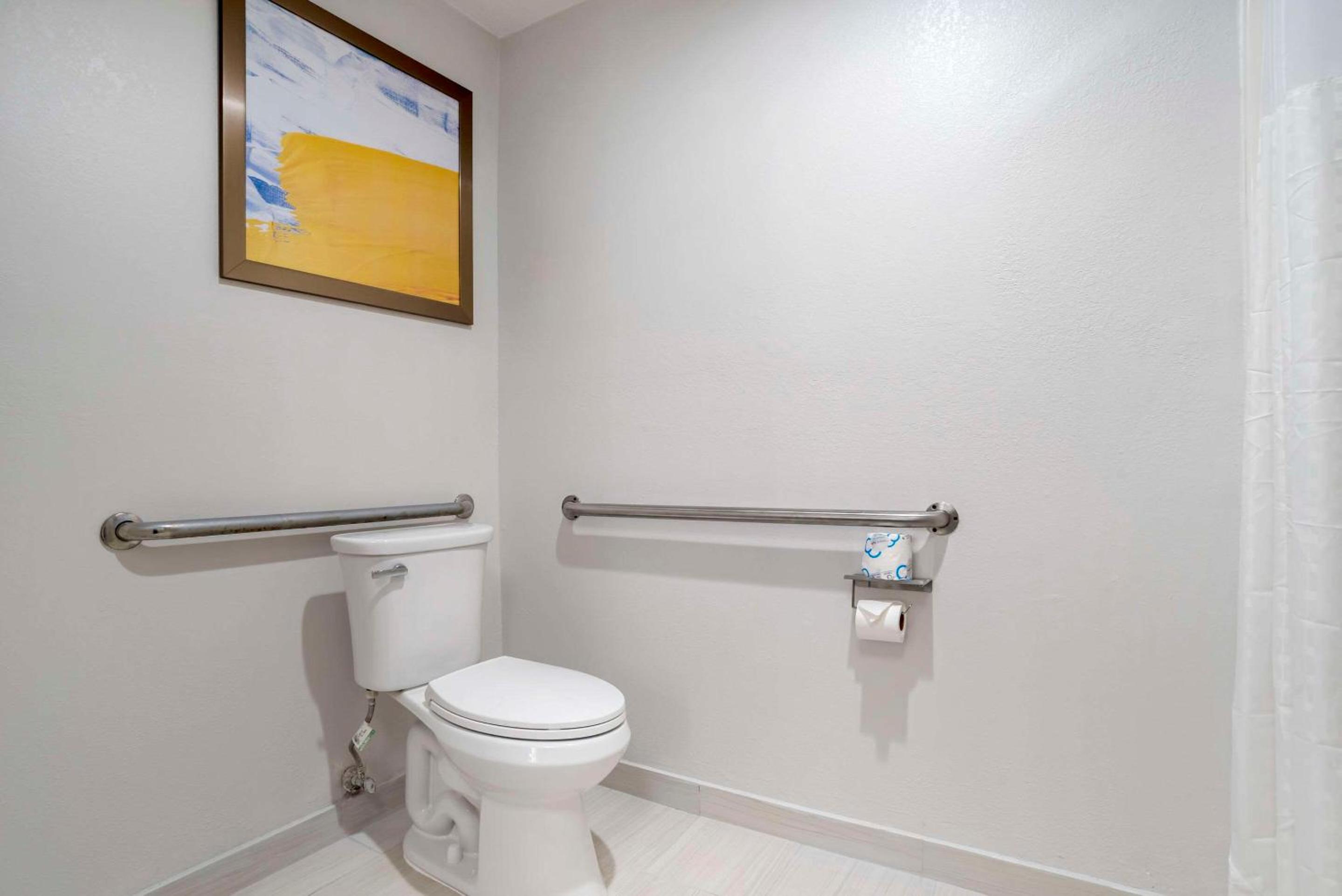 King Room - Accessible/Non Smoking photo 2