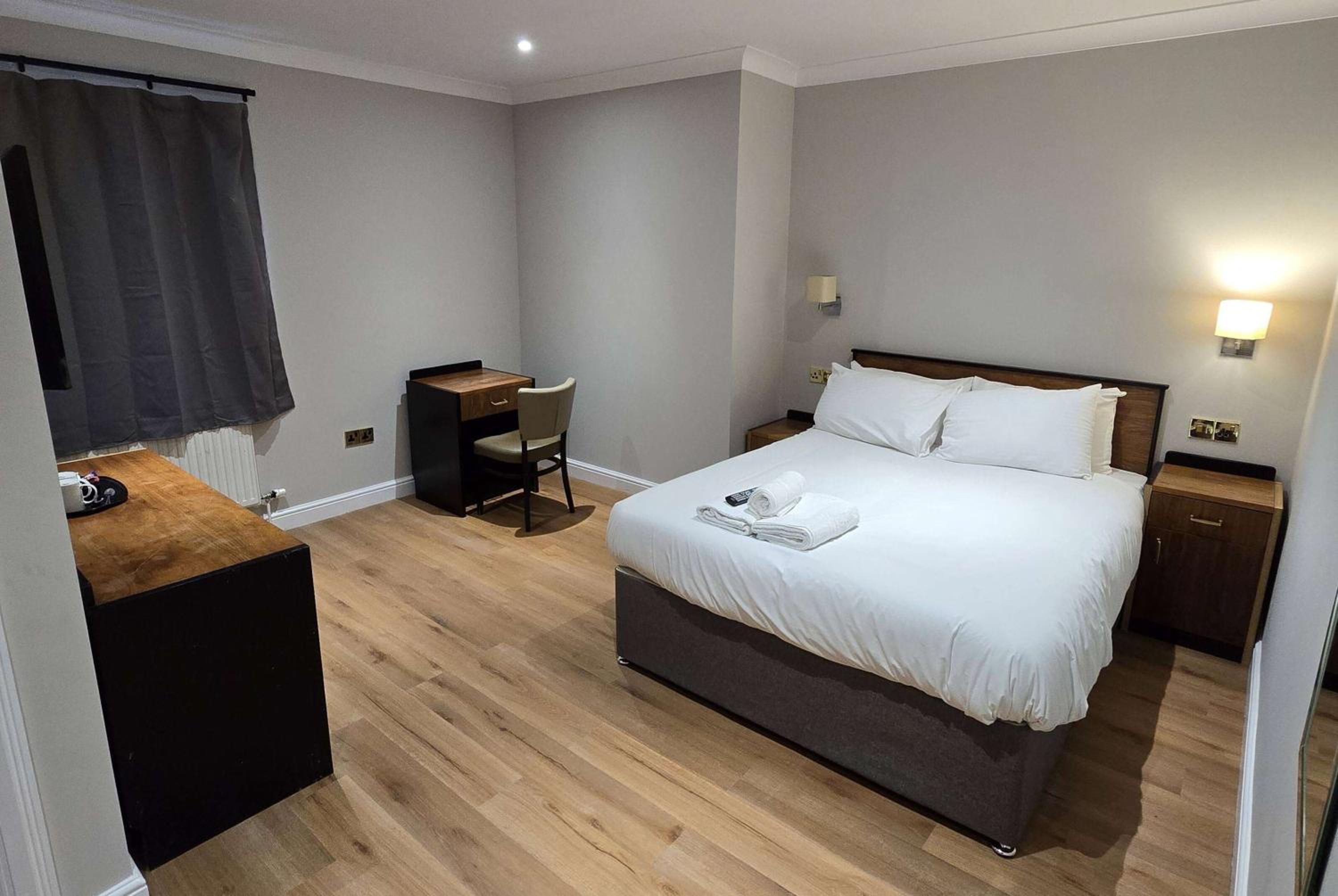 Double Room - Non-Smoking photo 1