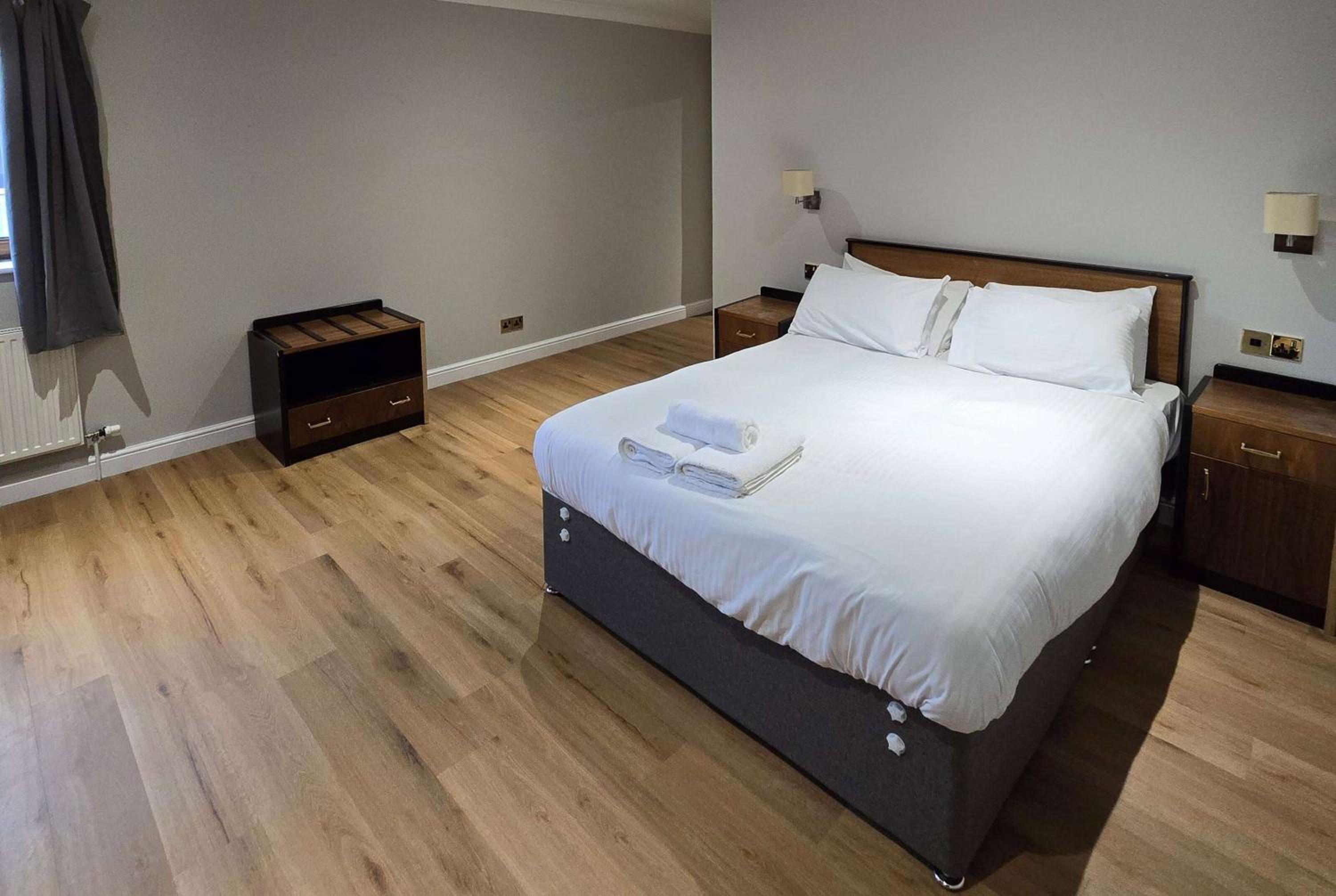 Efficiency Room With One Double Bed - Non-Smoking photo 1
