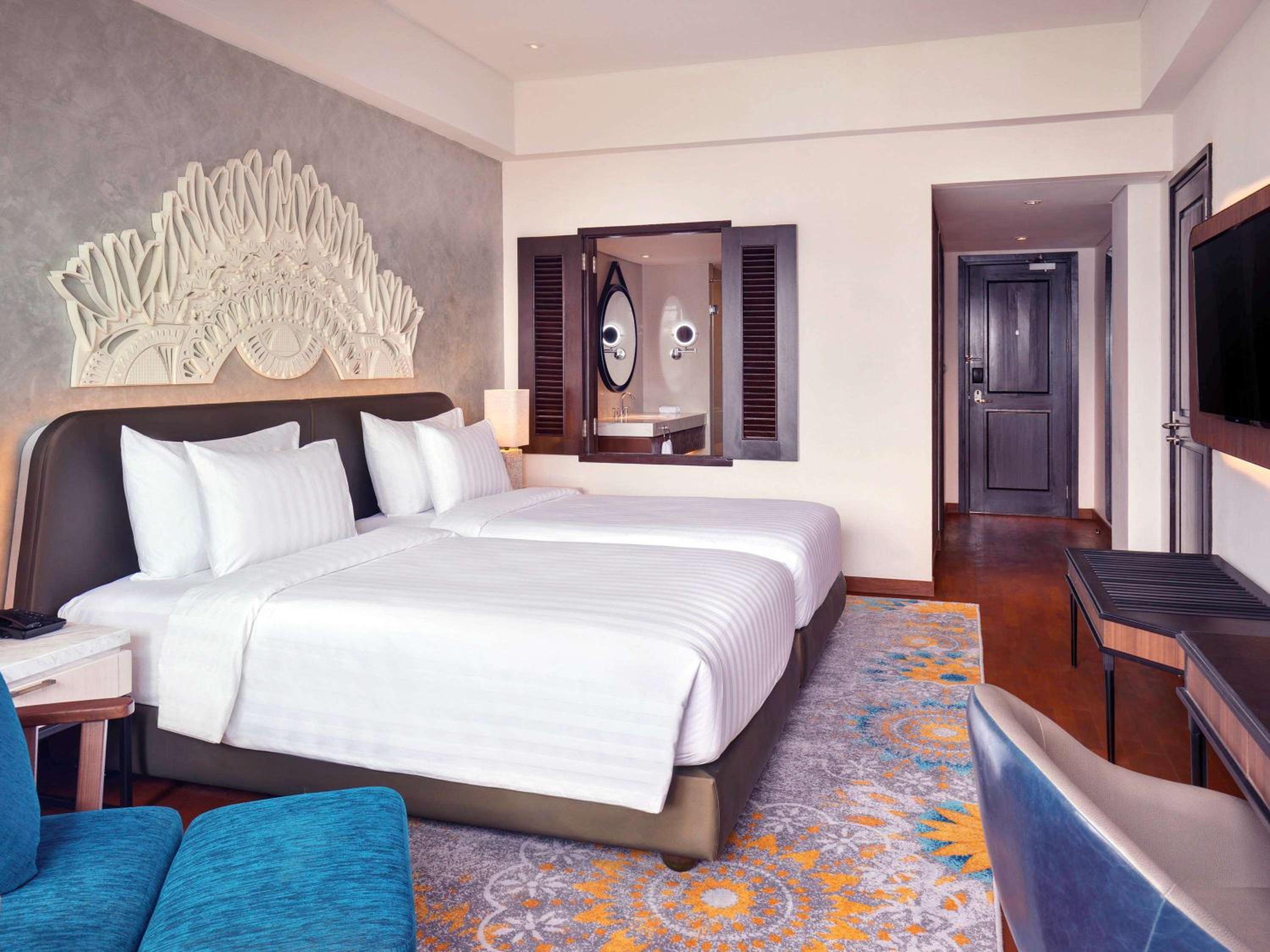 Deluxe Room Twin Beds - Photo 2