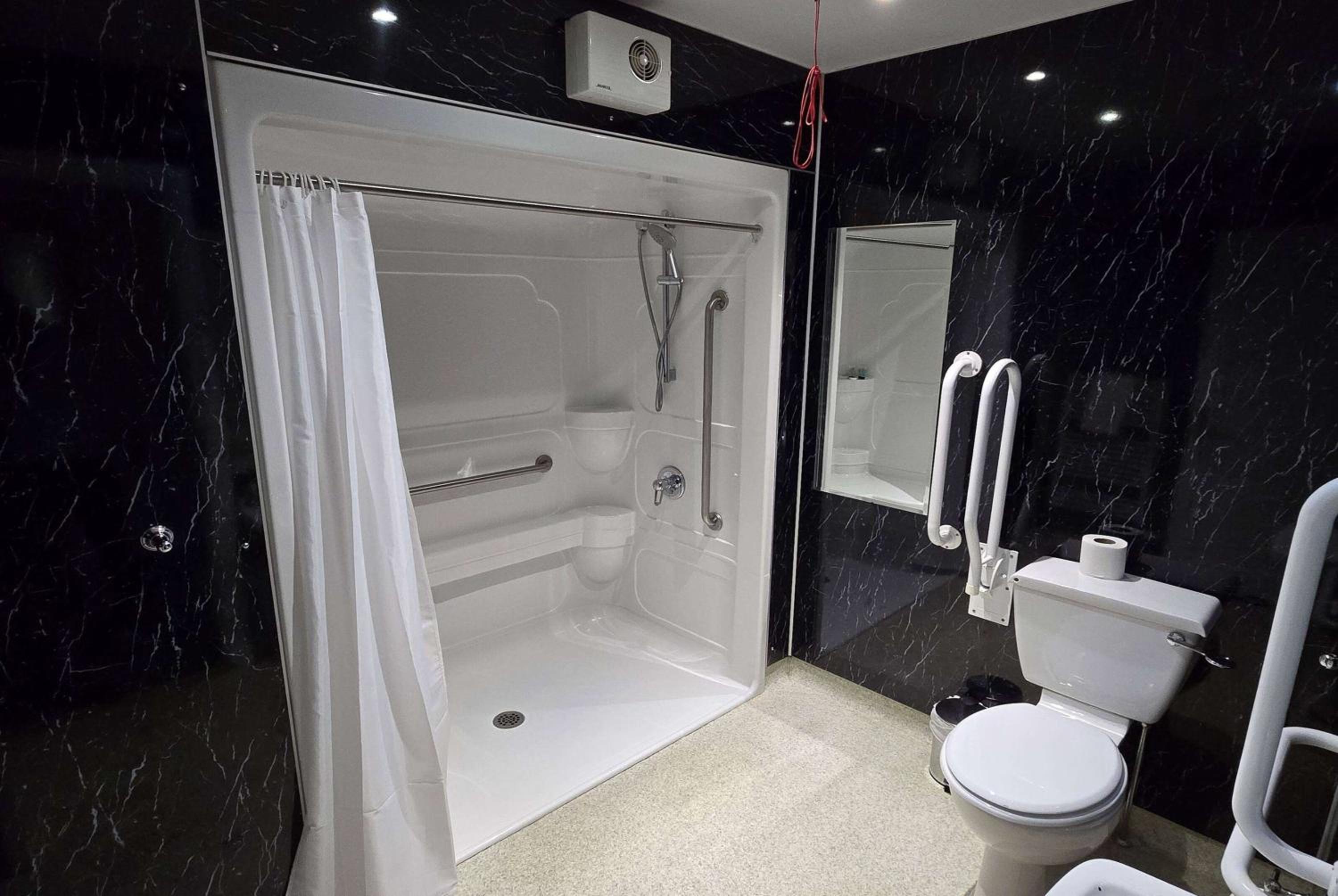 Double Room - Disability Access photo 2