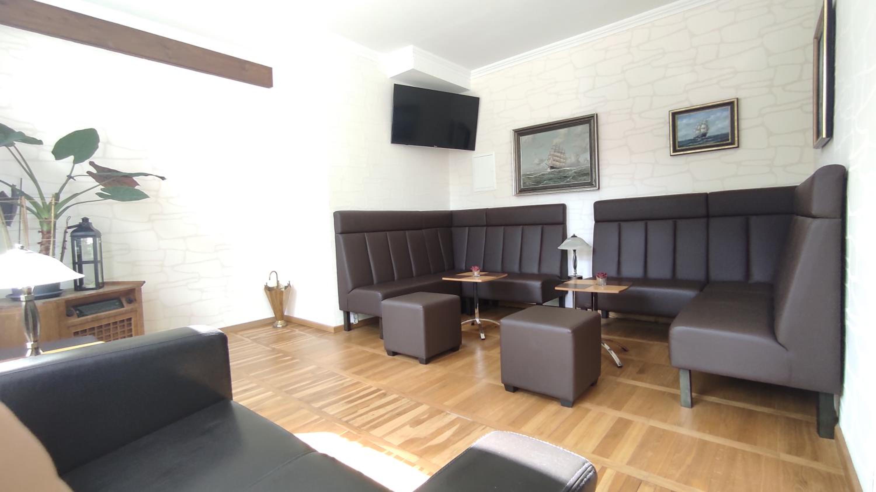 Double Room - Photo 10