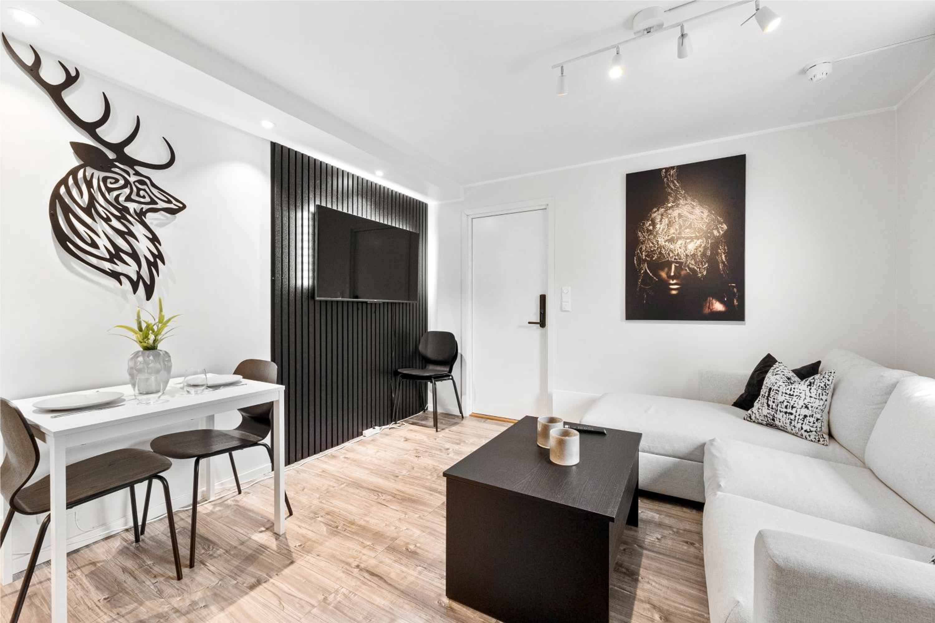 Two-Bedroom Apartment with Terrace photo 1