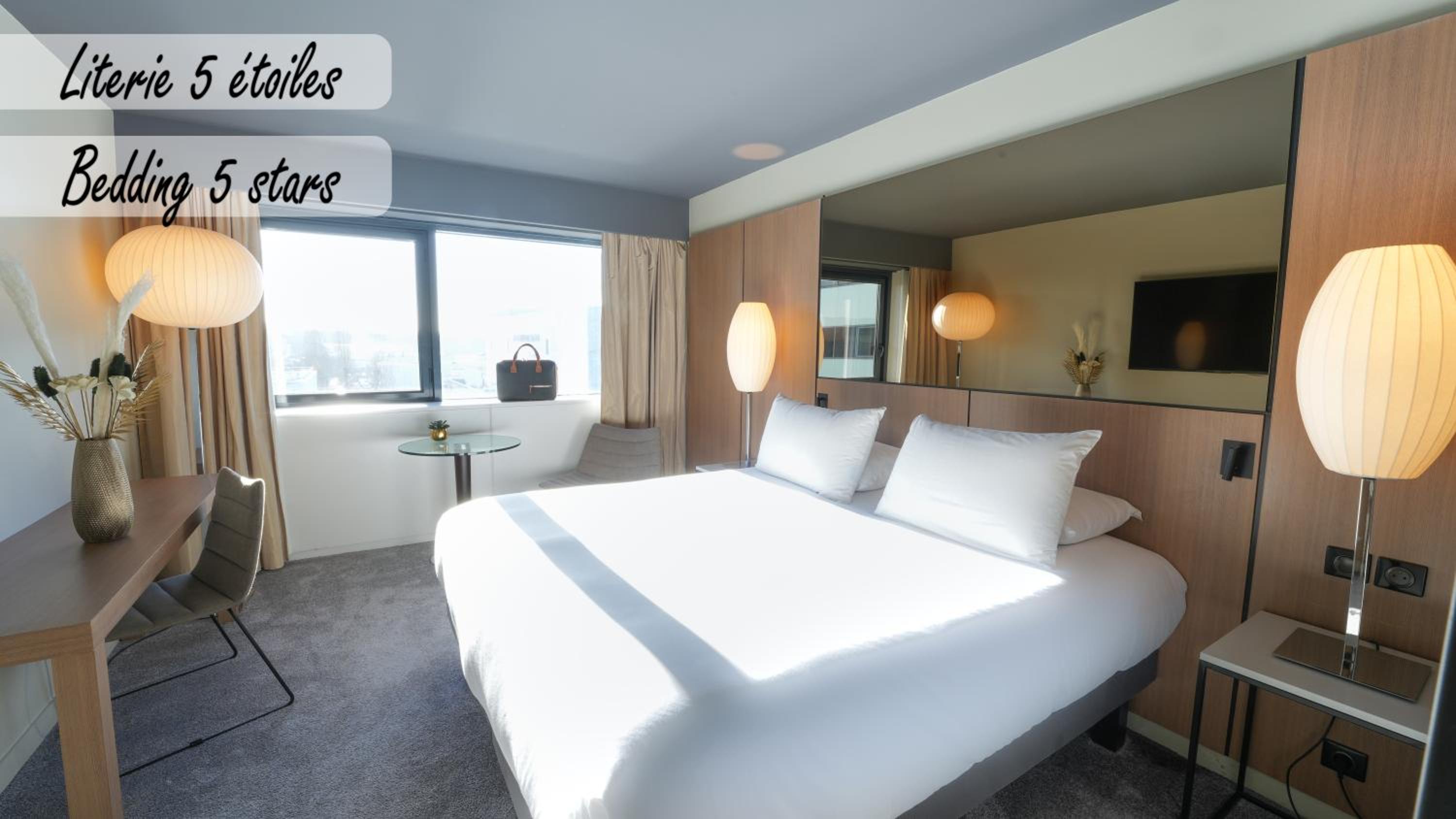 Deluxe Double Room with Lake View - Photo 3