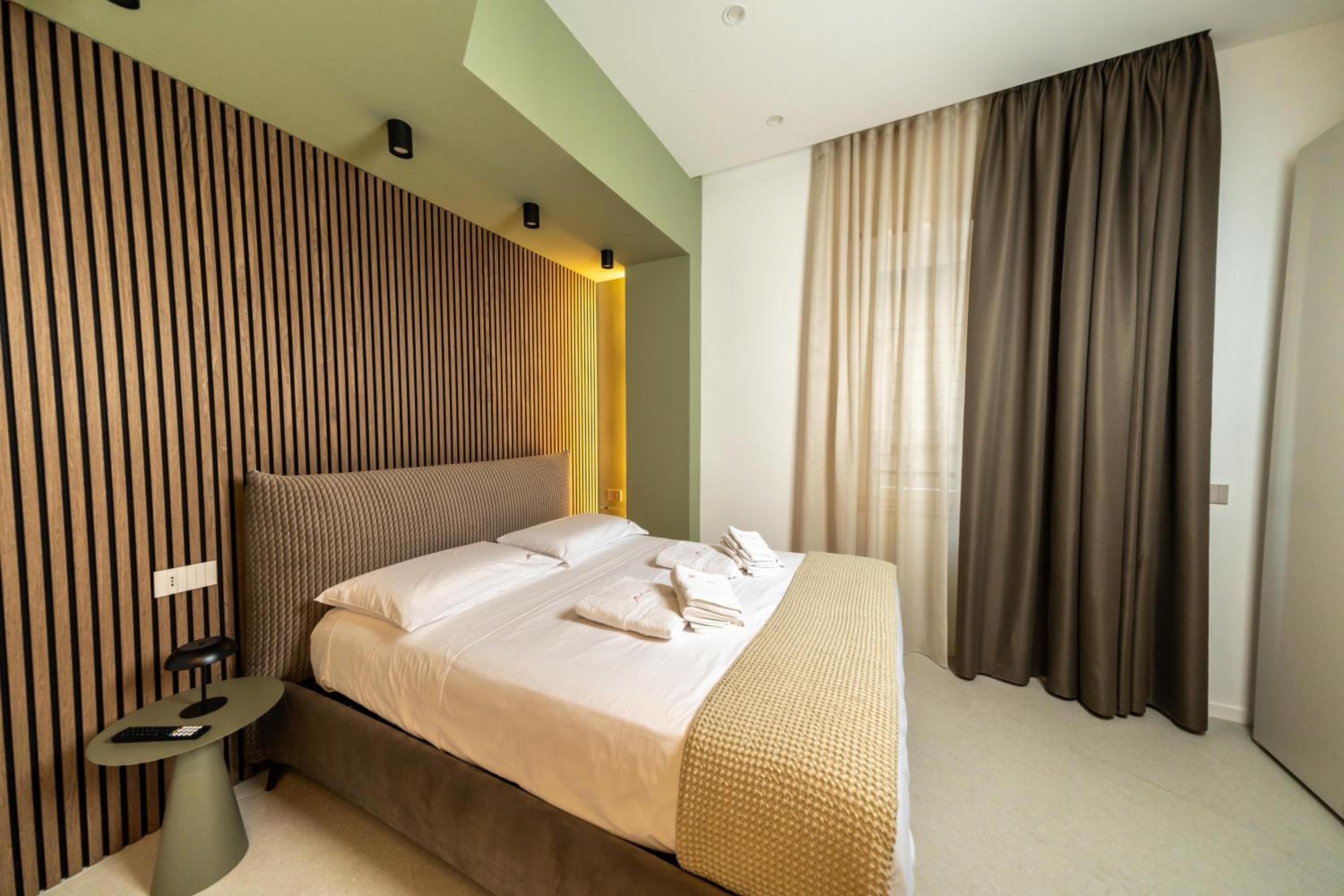 Queen Room