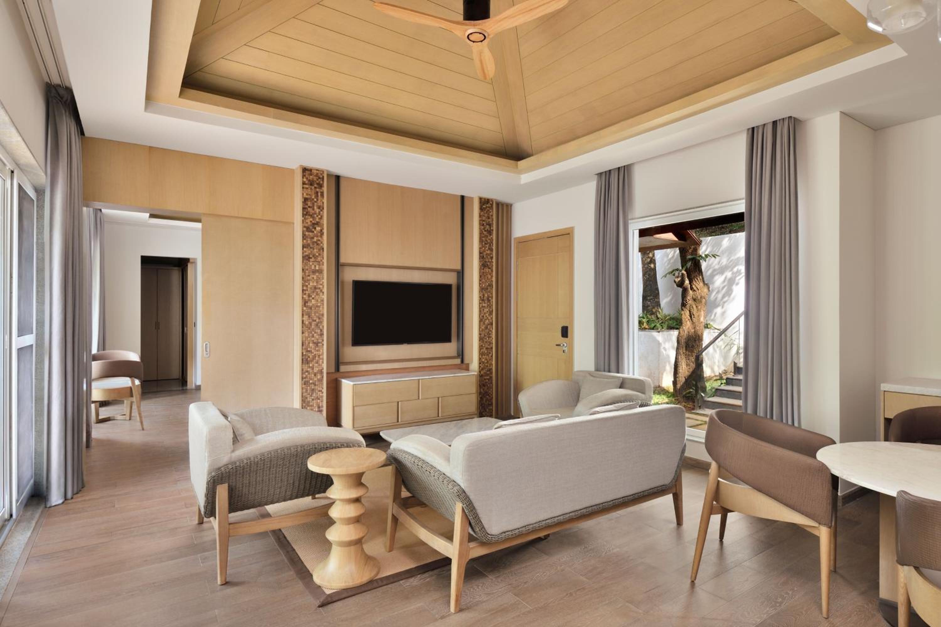 Two-Bedroom Family Estate Villa with Balcony and Garden View Two-Bedroom Family Estate Villa with Balcony and Garden View