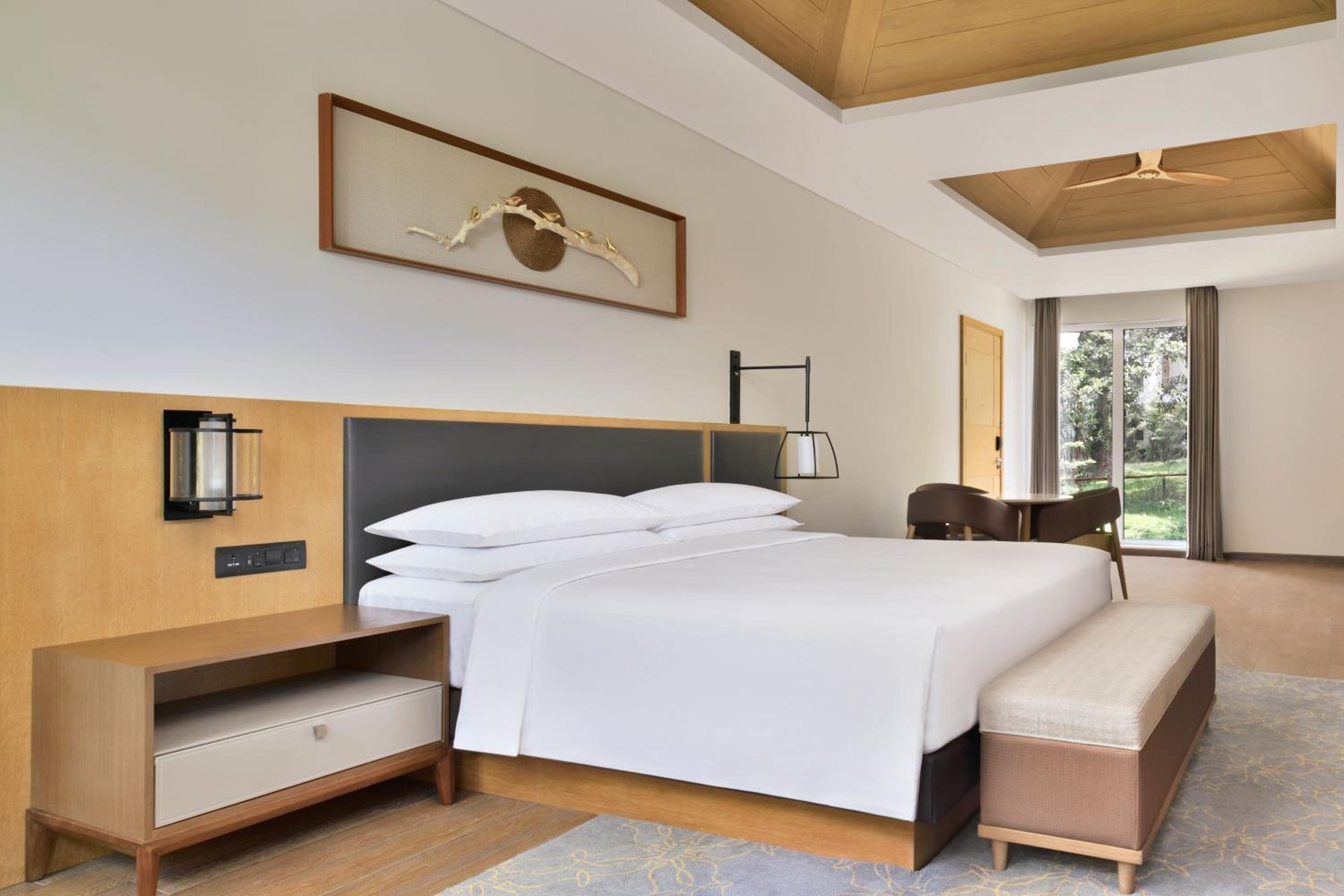 Luxury Cottage with King Bed with Sofa Bed and Garden View - Photo 2