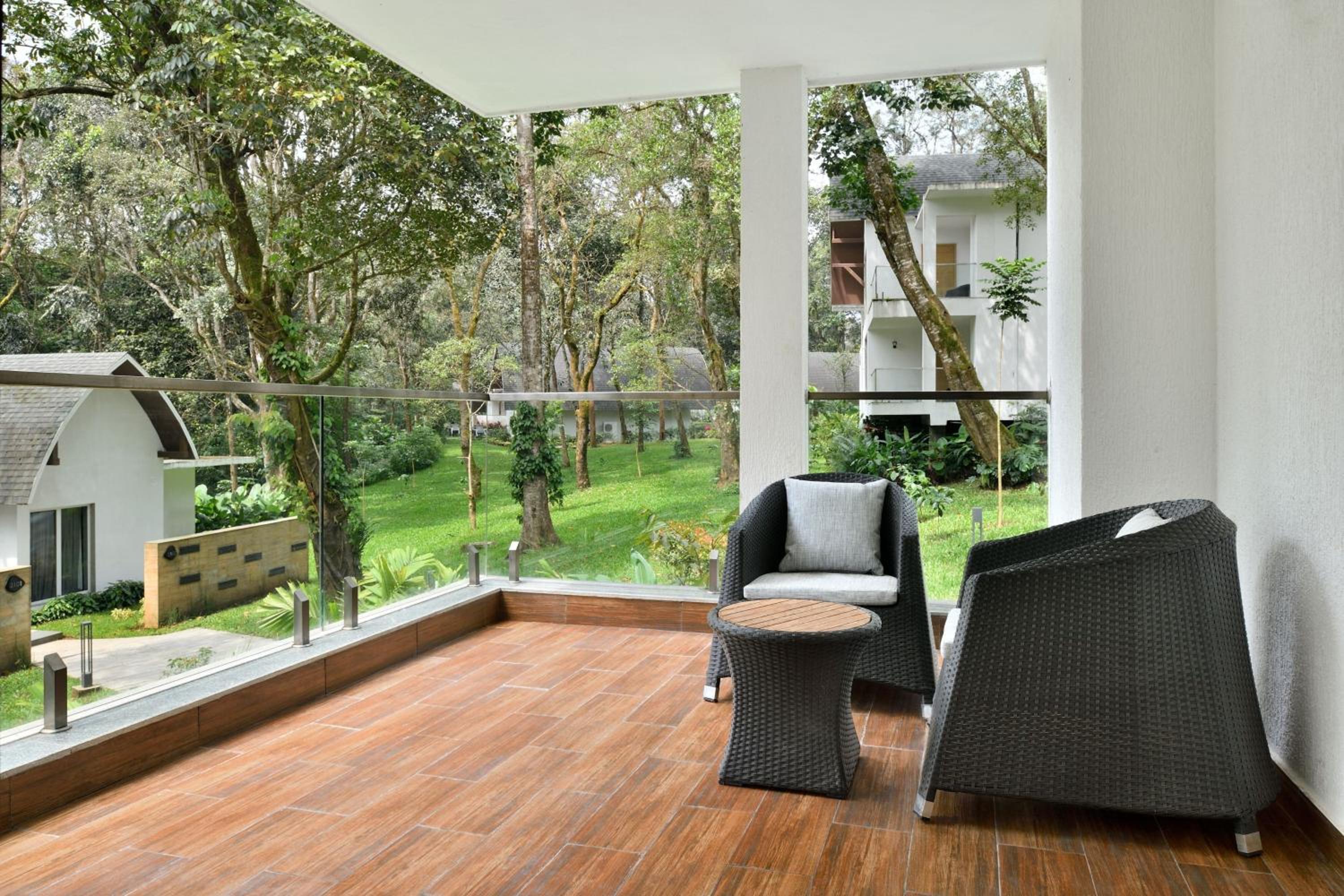 Luxury Cottage with Two Double Beds with Sofa Bed and Garden View - Photo 7