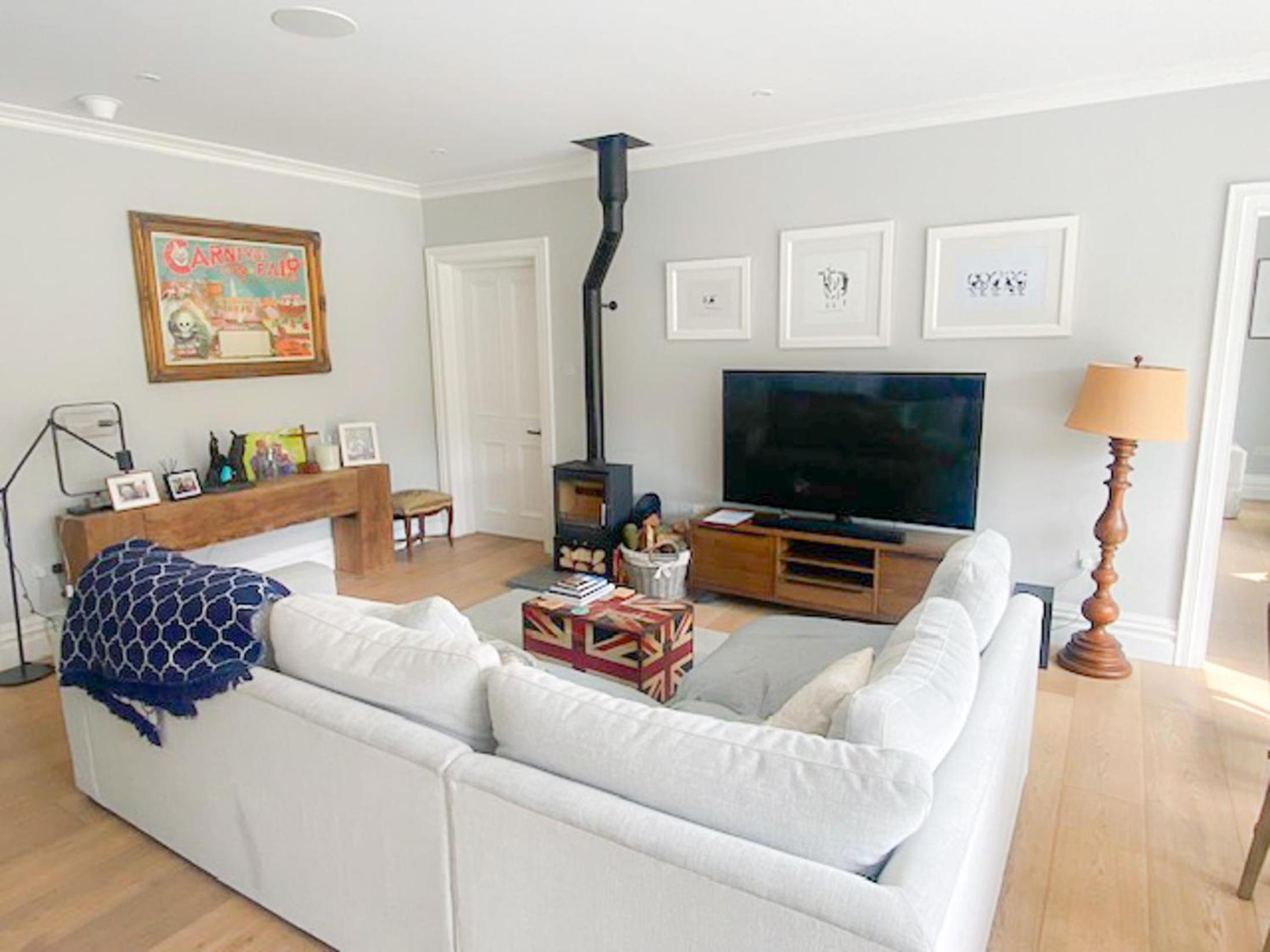 Six-Bedroom House photo 1