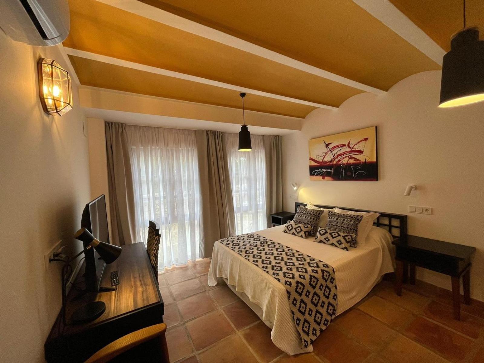 Twin Room - Photo 9