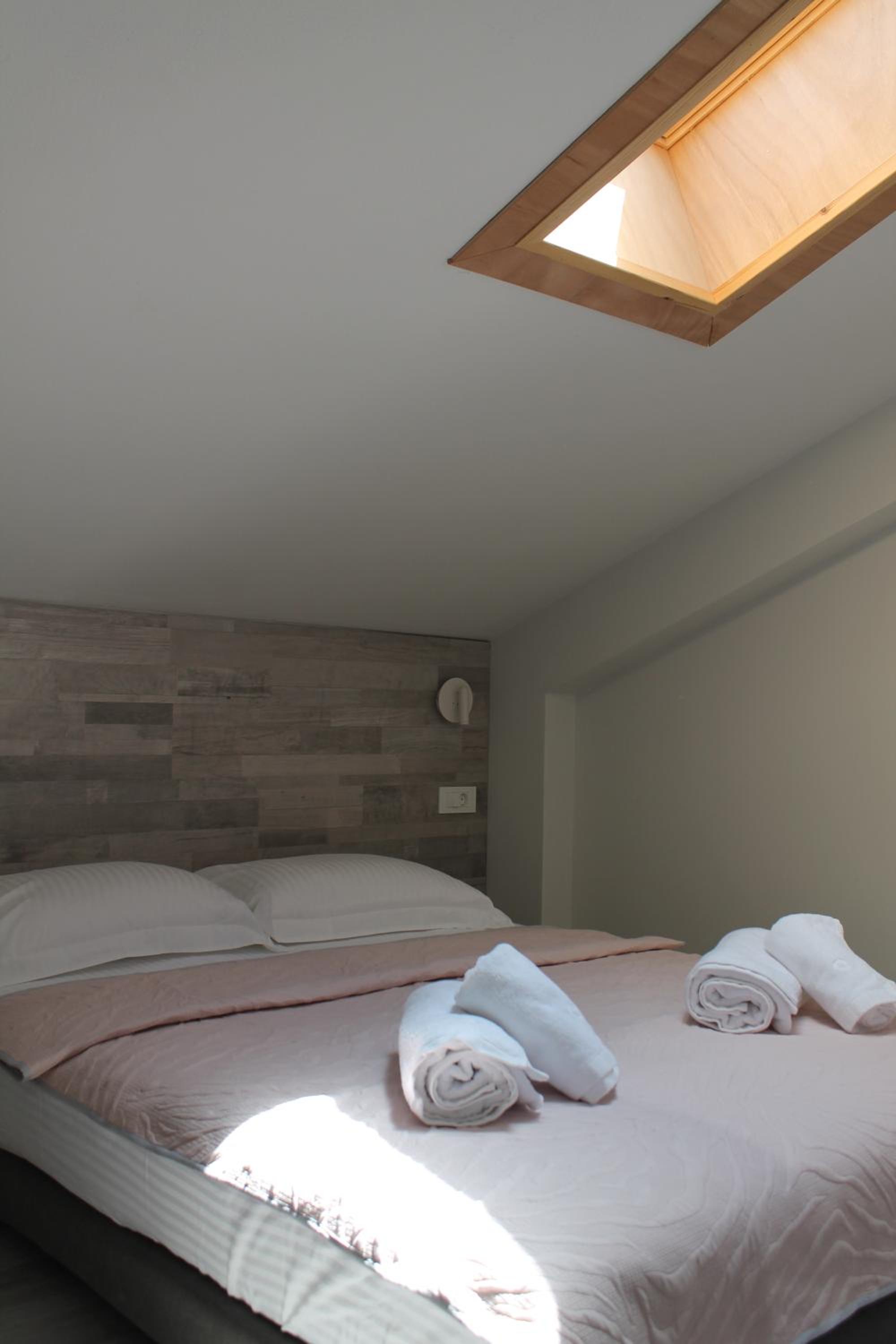 One-bedroom Loft Apartment 