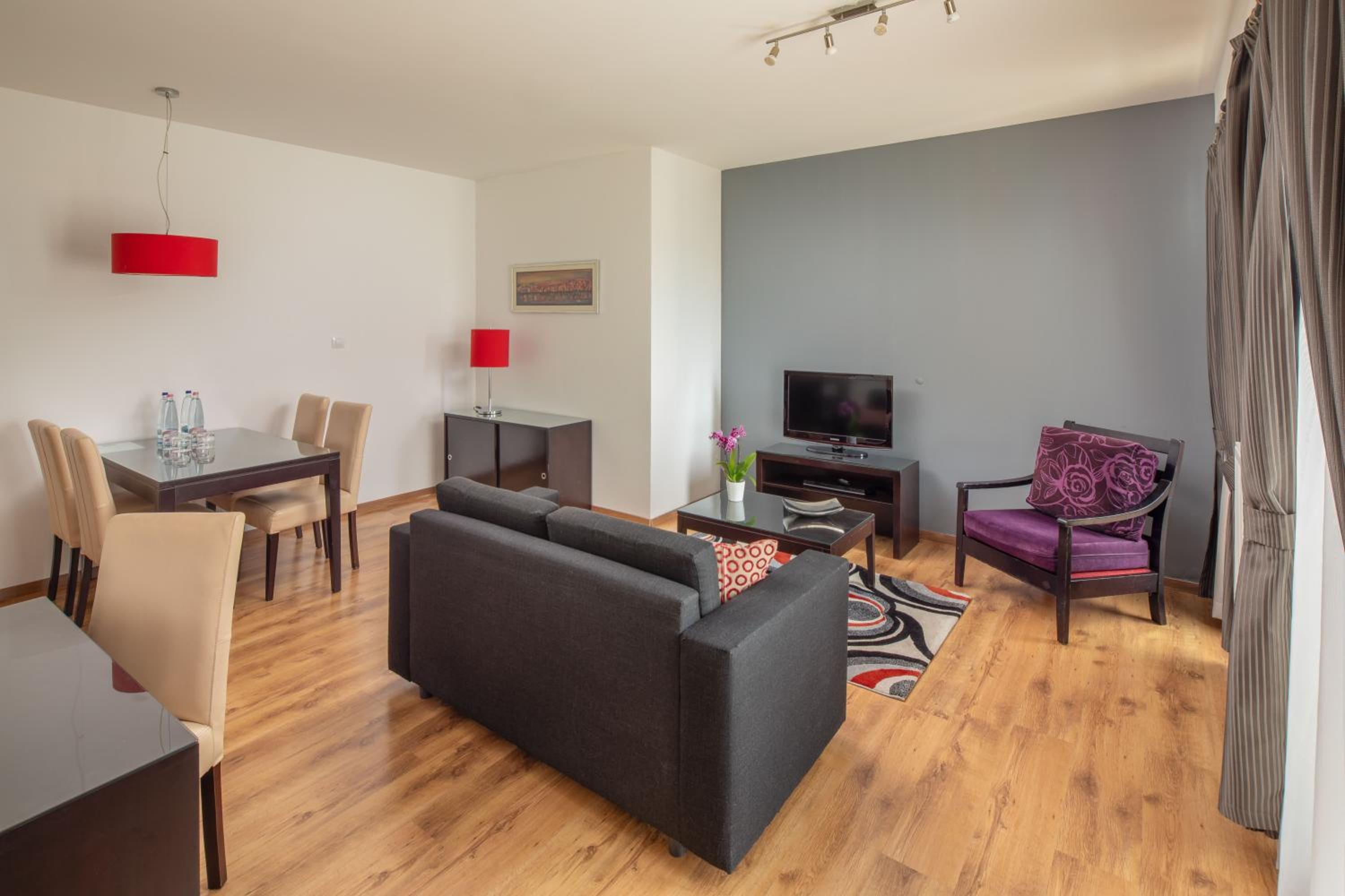 Executive Two-Bedroom Suite - Photo 8