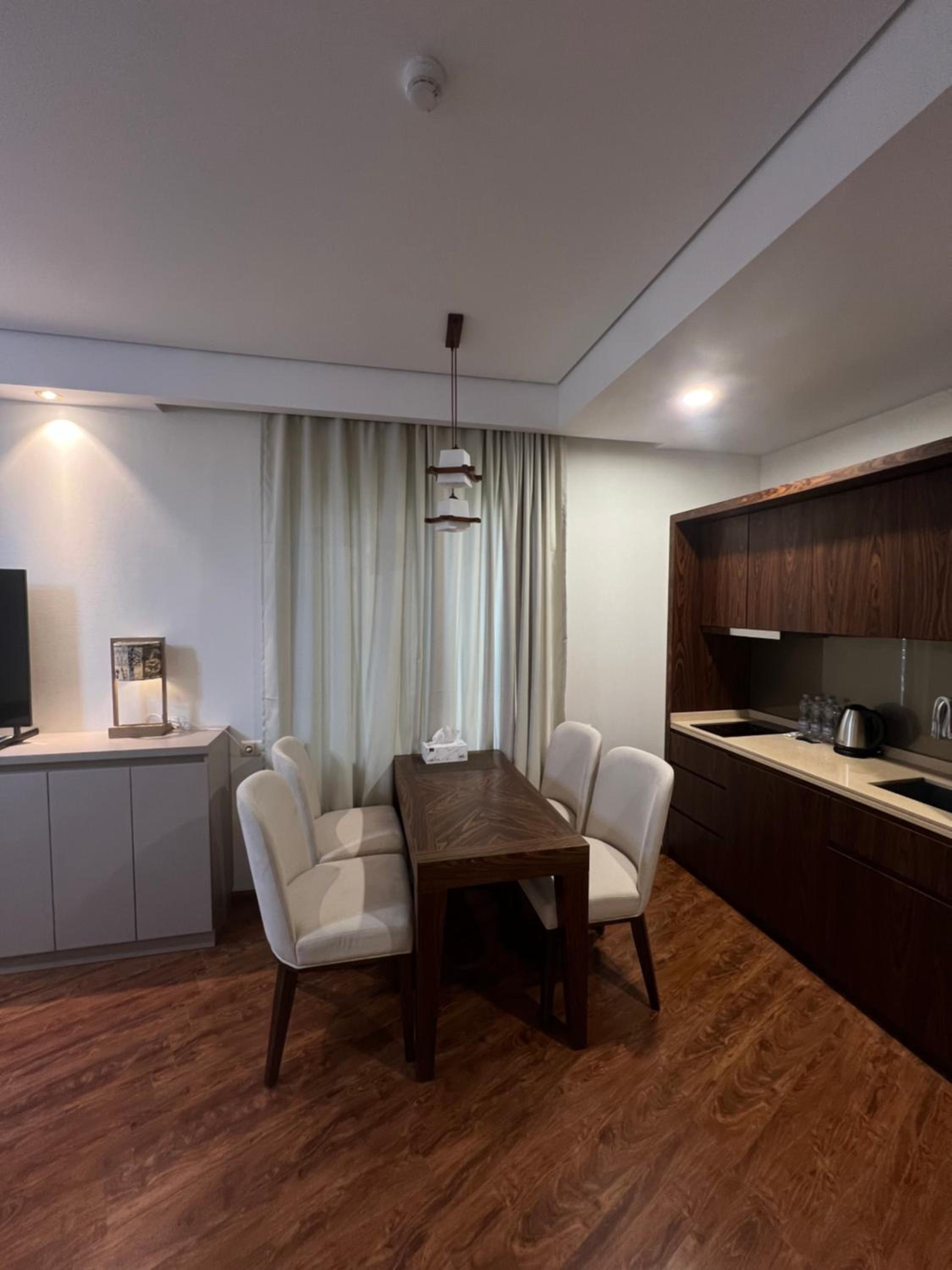 One-Bedroom Apartment photo 2