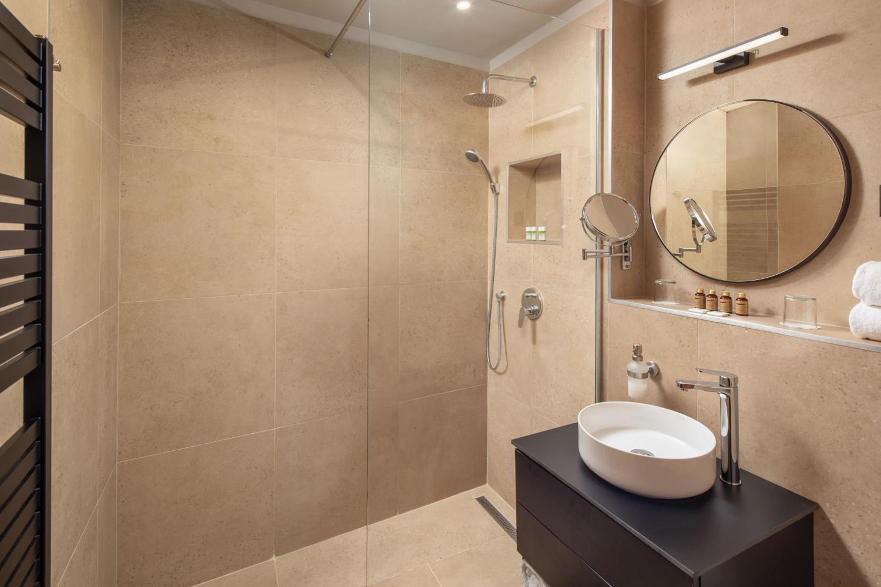 Two-Bedroom Apartment - Photo 8
