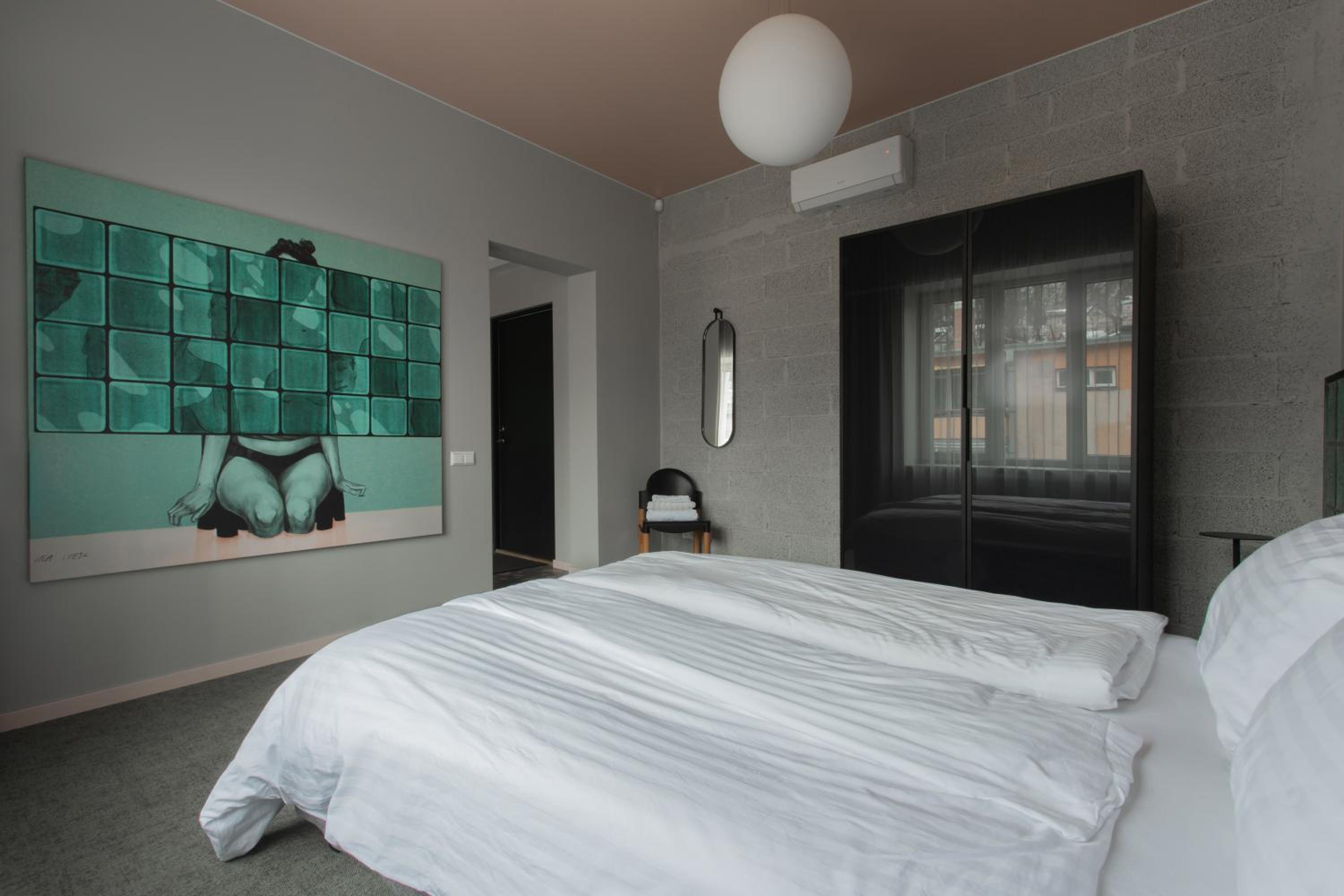 Superior One-Bedroom Apartment with Balcony - Photo 5