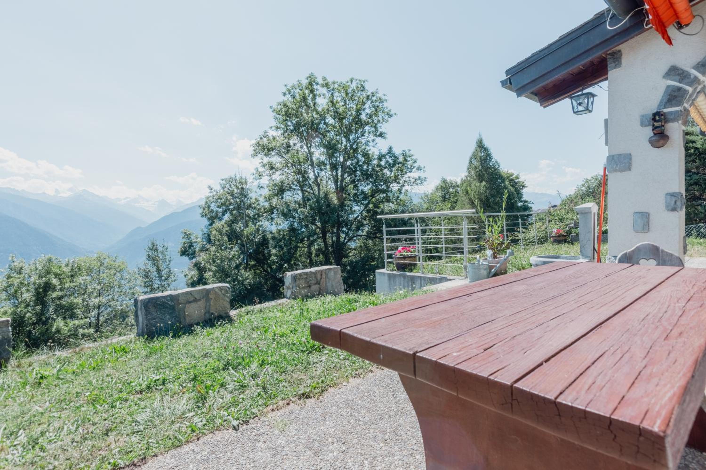 Three-Bedroom Chalet photo 2