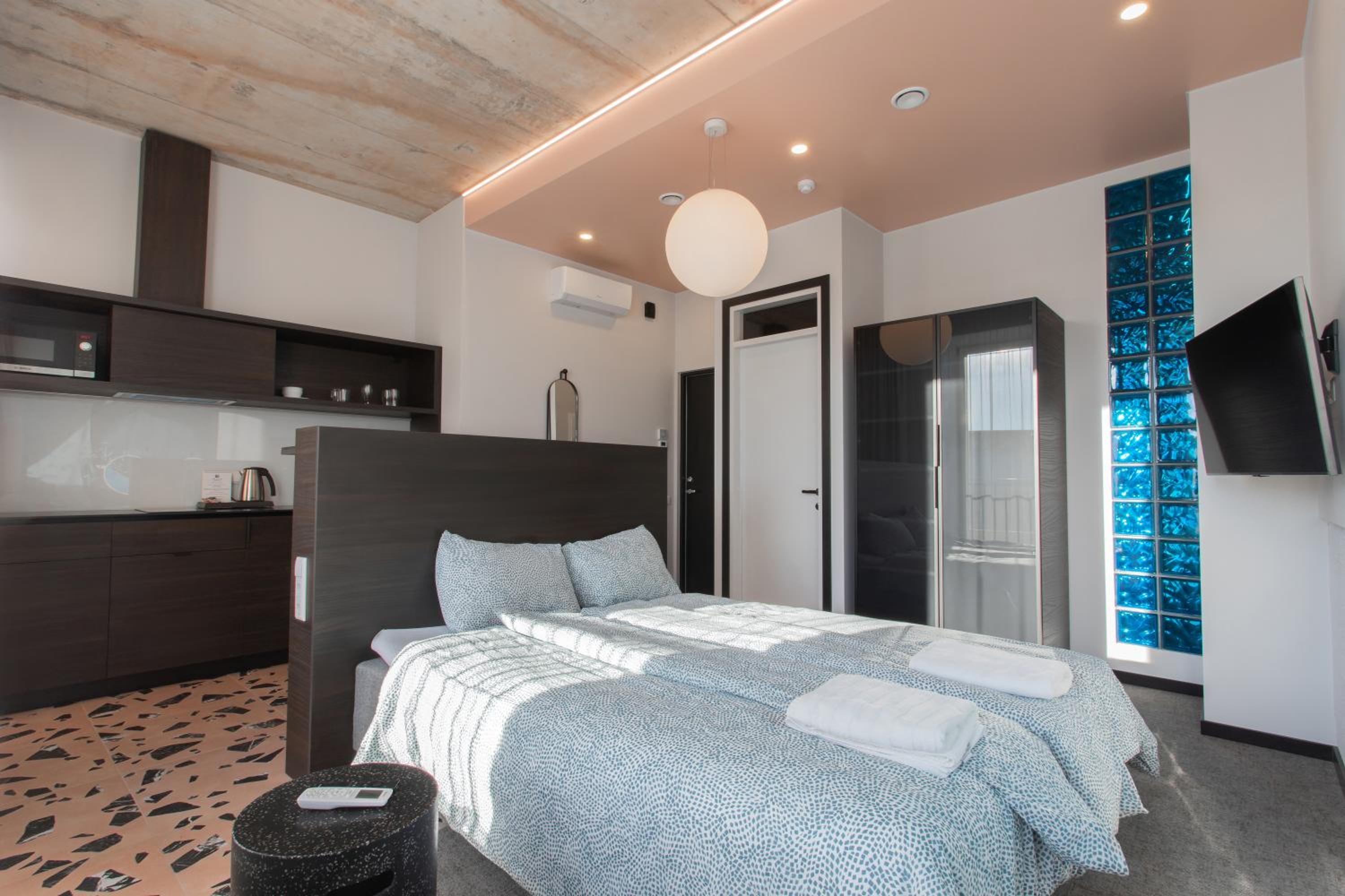 Double Room with Private Bathroom - Photo 3