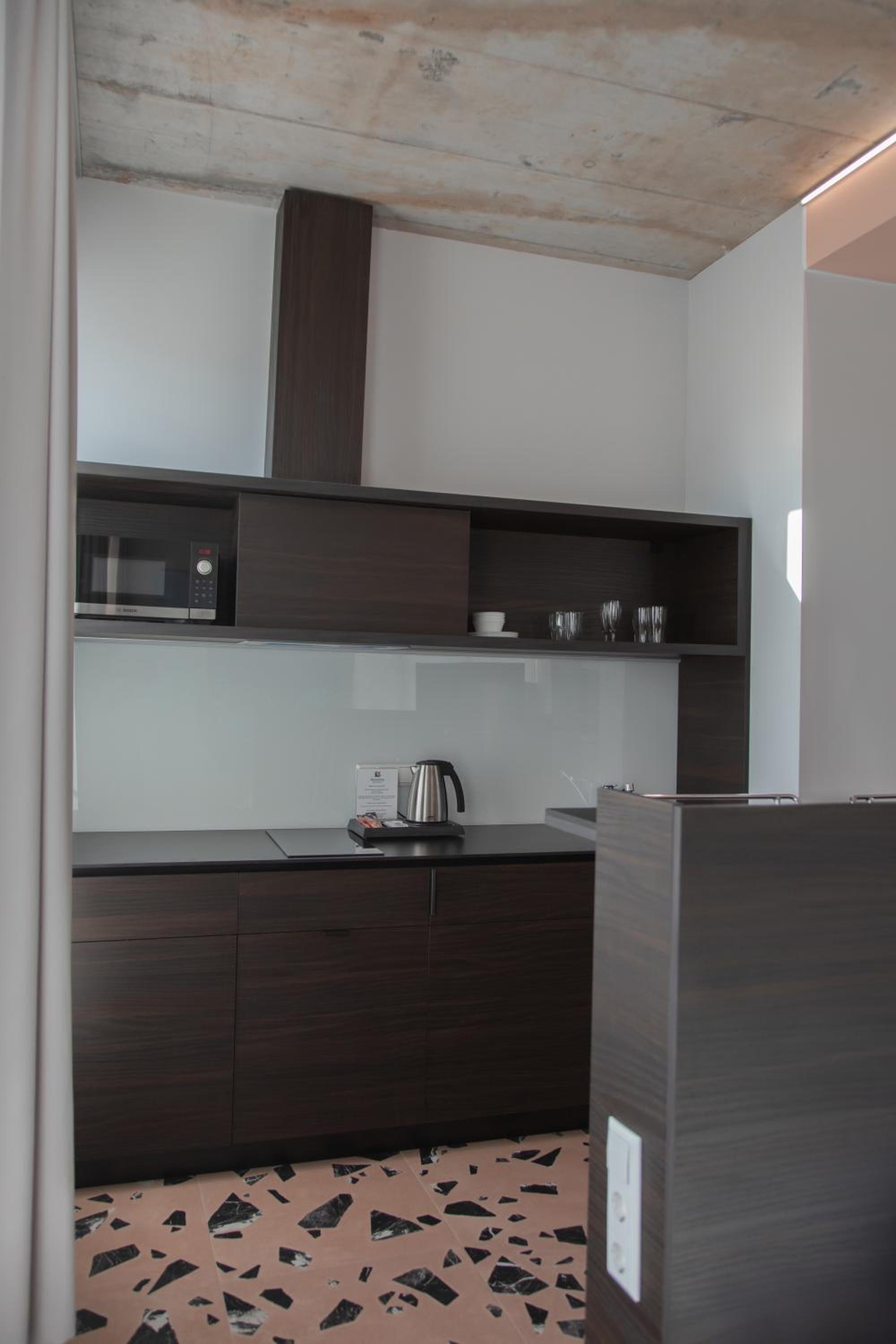 Double Room with Private Bathroom - Photo 8