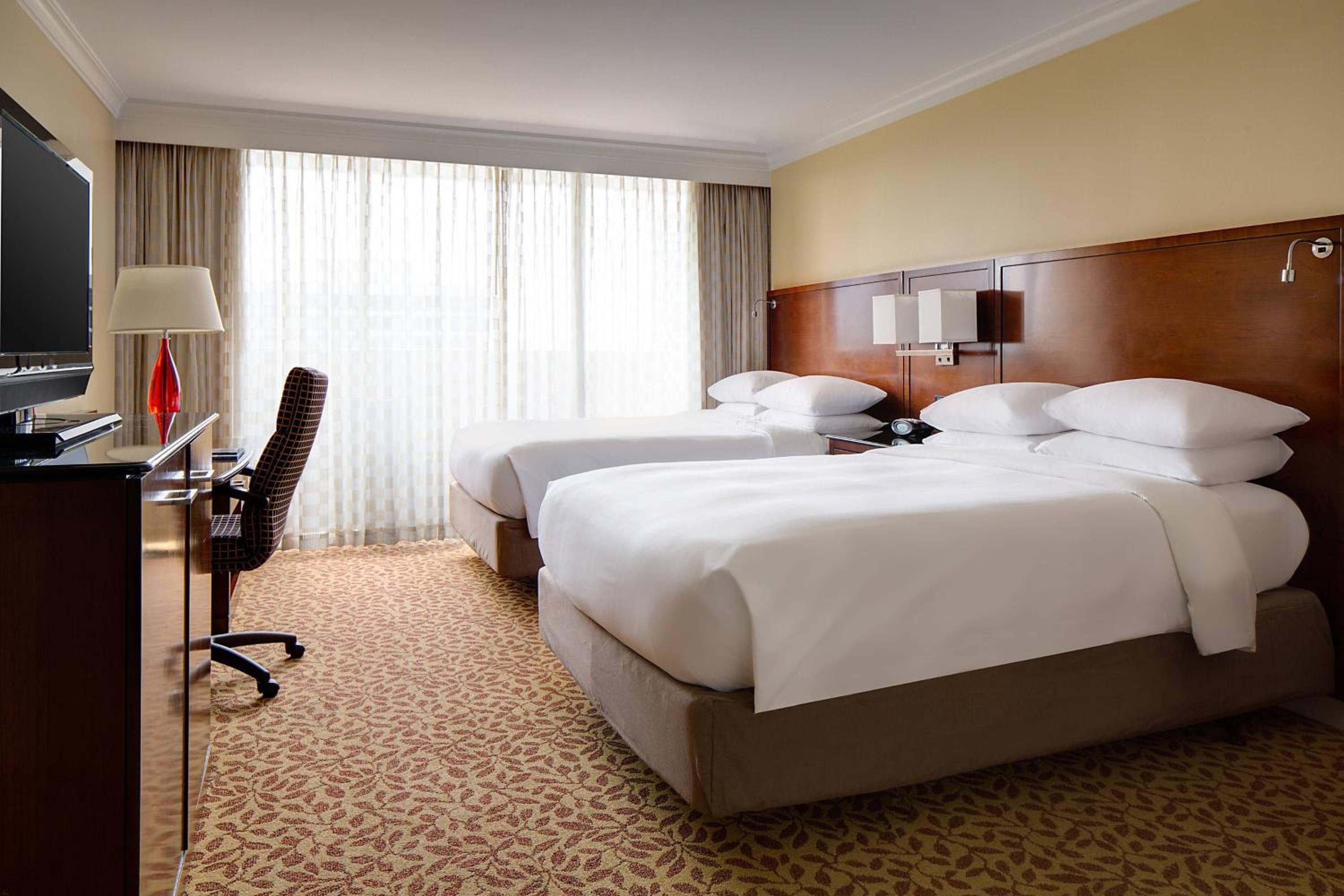 Double Room with Two Double Beds - Non-Smoking - Photo 4