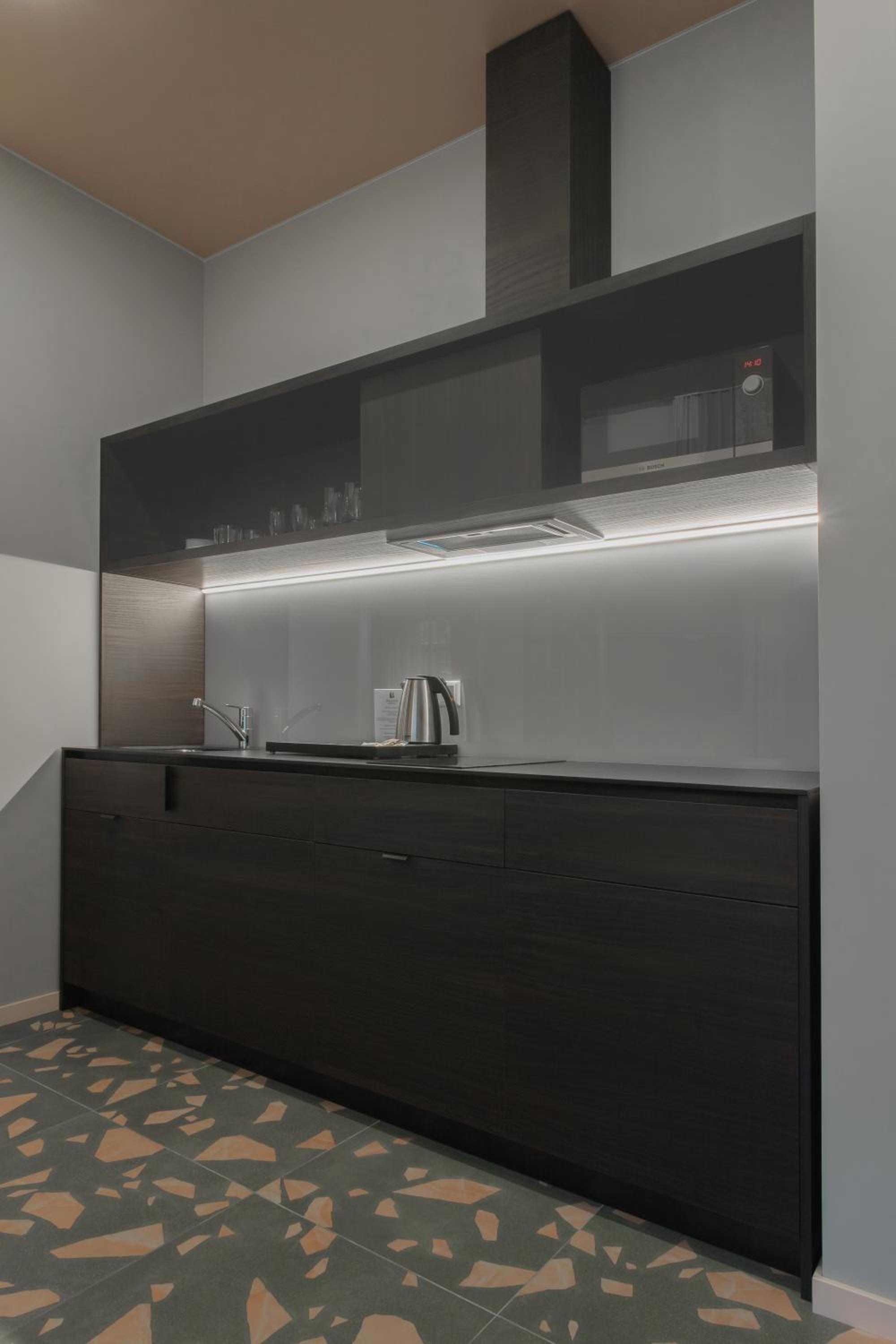 Superior One-Bedroom Apartment with Balcony - Photo 10