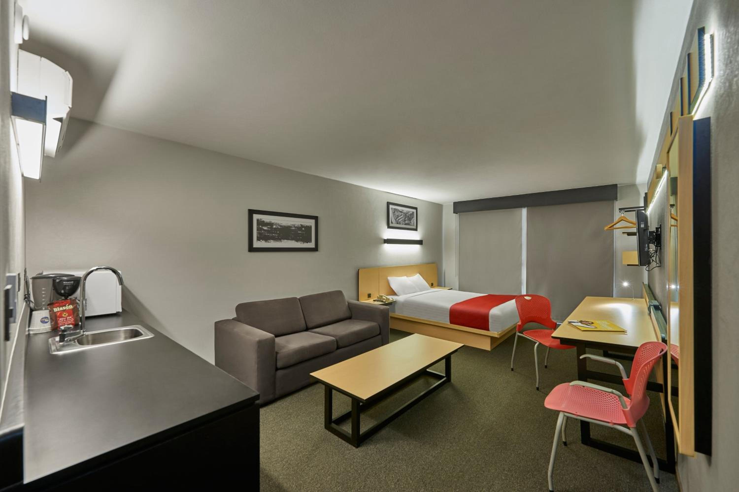 Superior Queen Room with Sofa Bed photo 3
