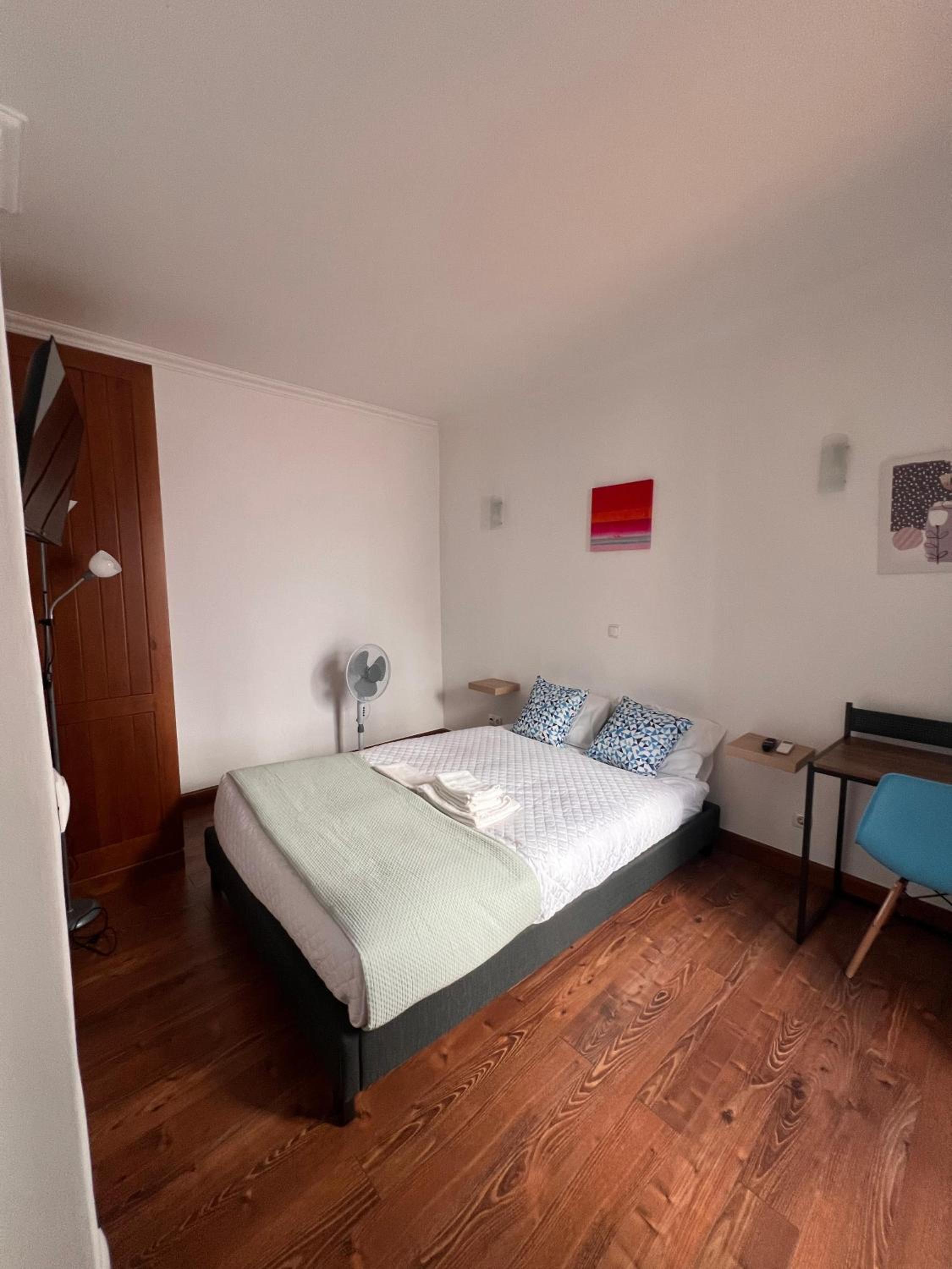 Queen Room photo 1