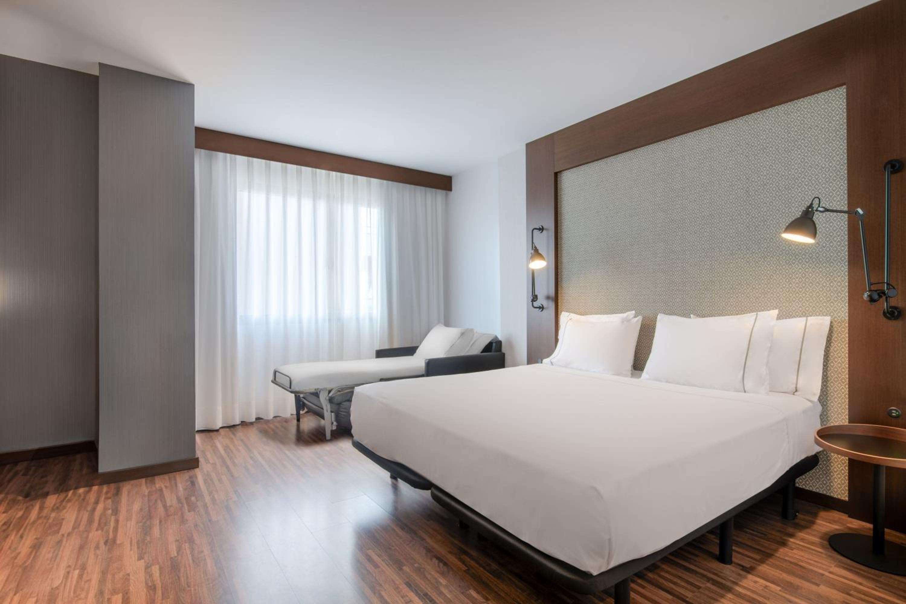 Superior Queen, Guest room, 1 Queen, Sofa bed