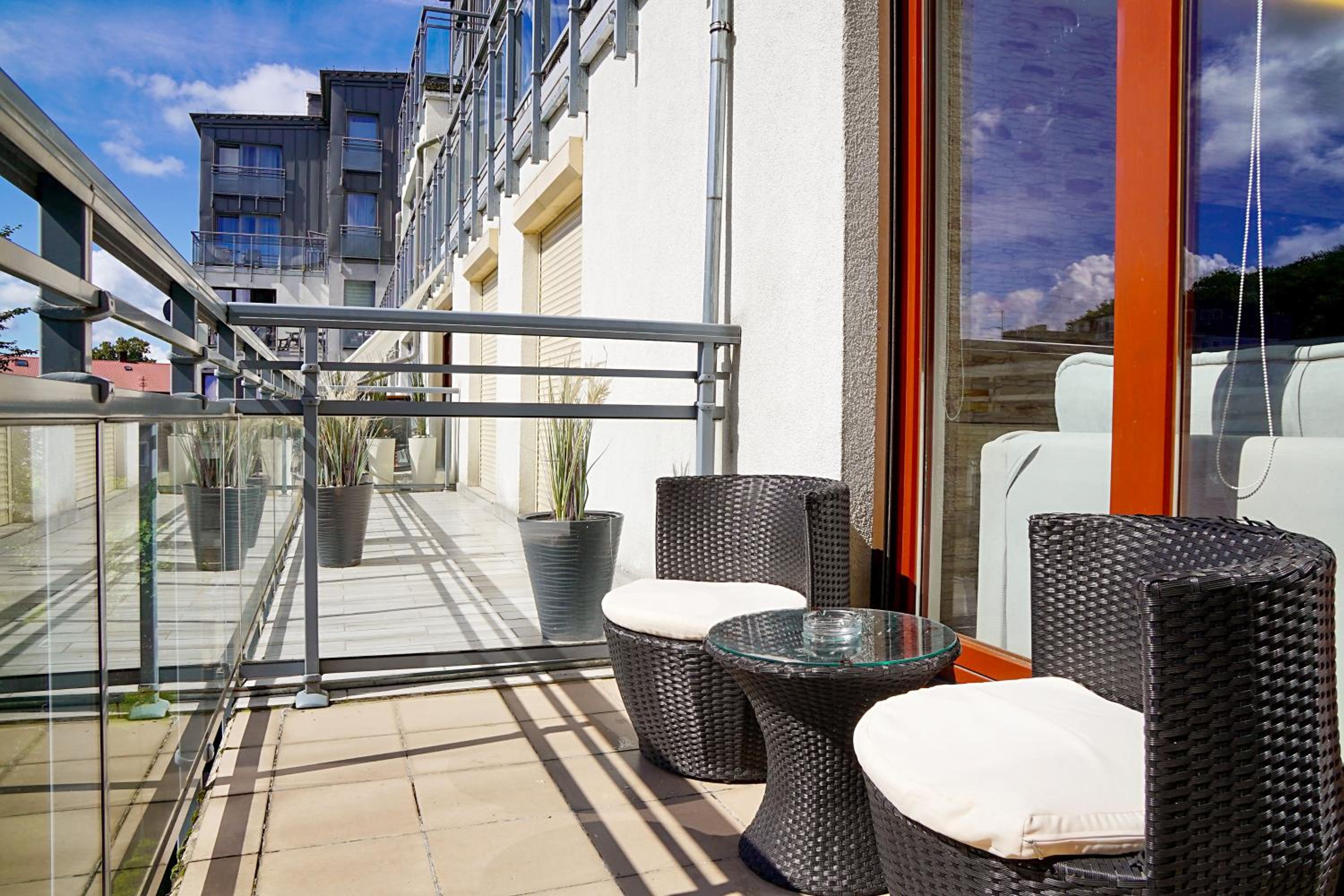 One-Bedroom Apartment with Balcony photo 2