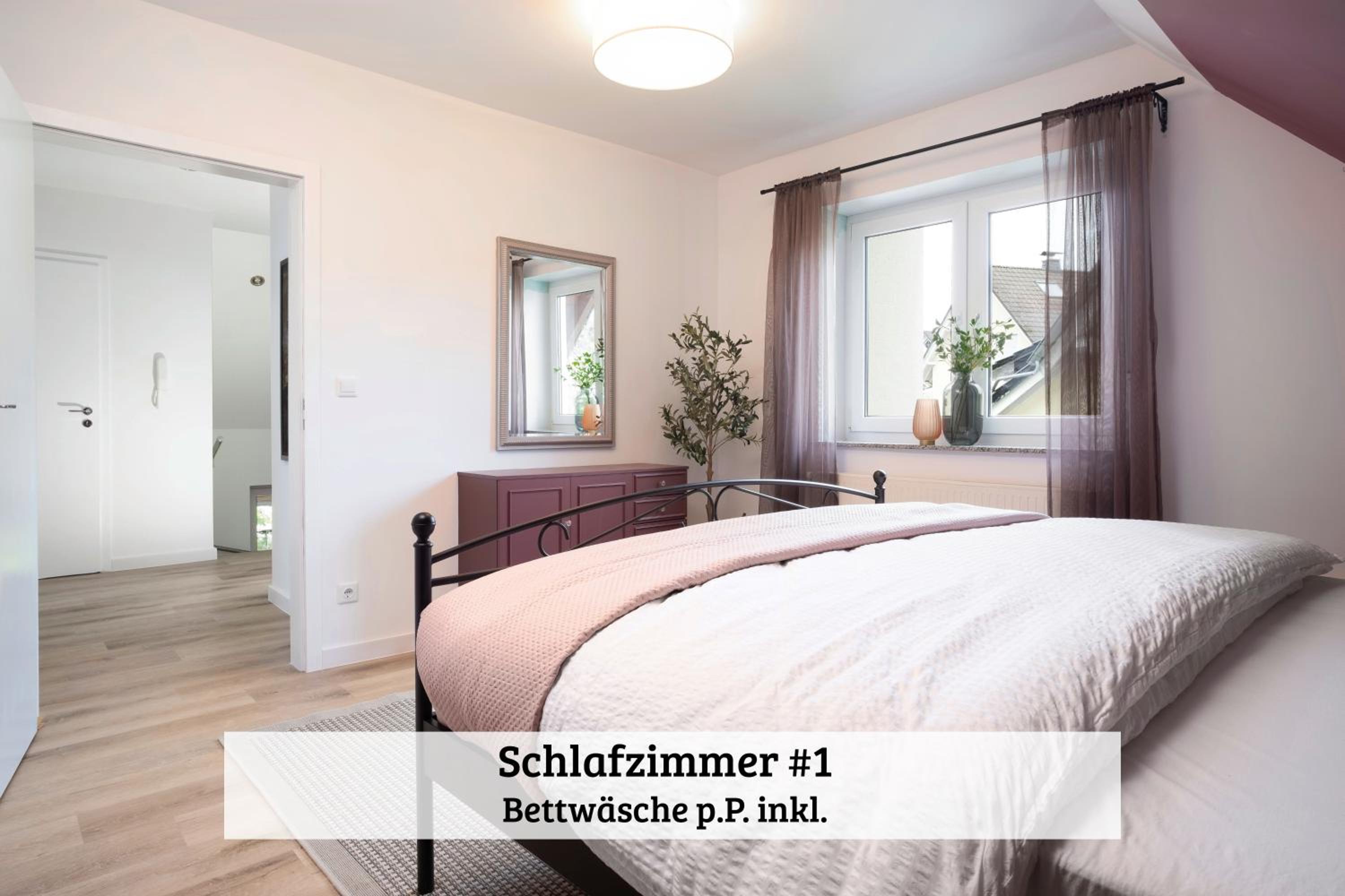 Three-Bedroom House photo 3