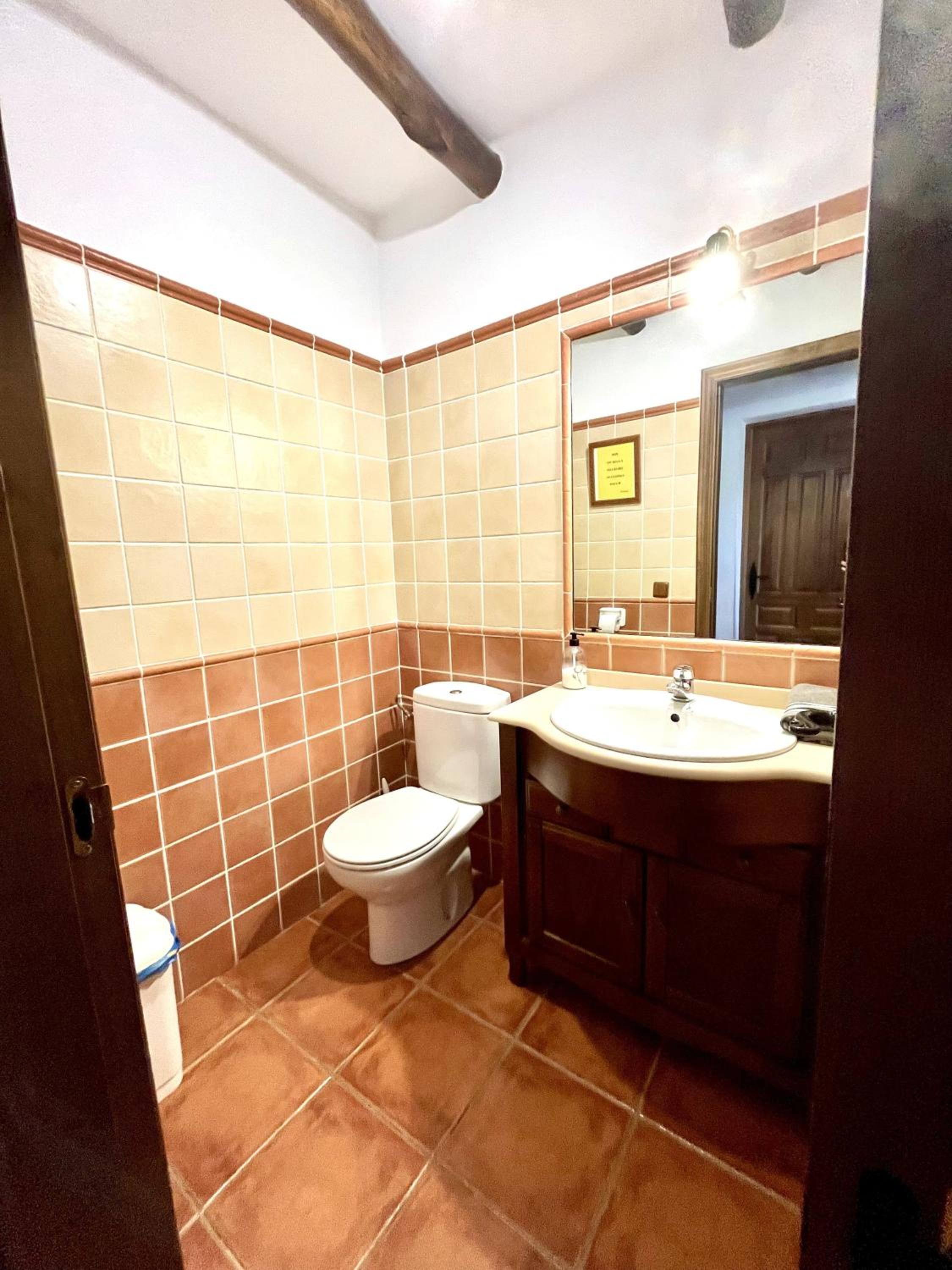 Three-Bedroom Apartment with Mountain View photo 3