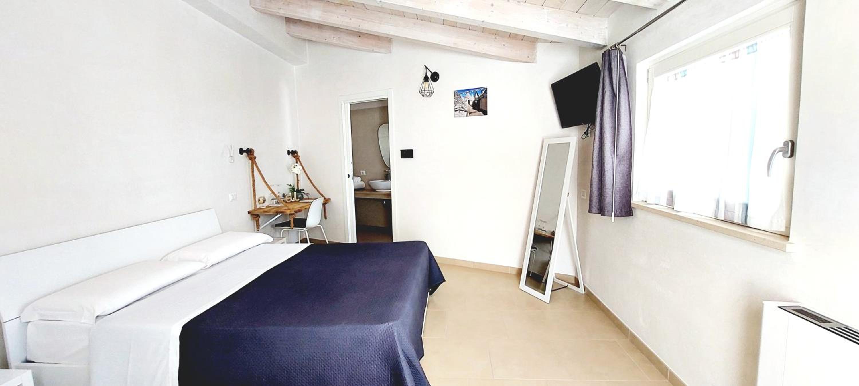 Double Room - Photo 9