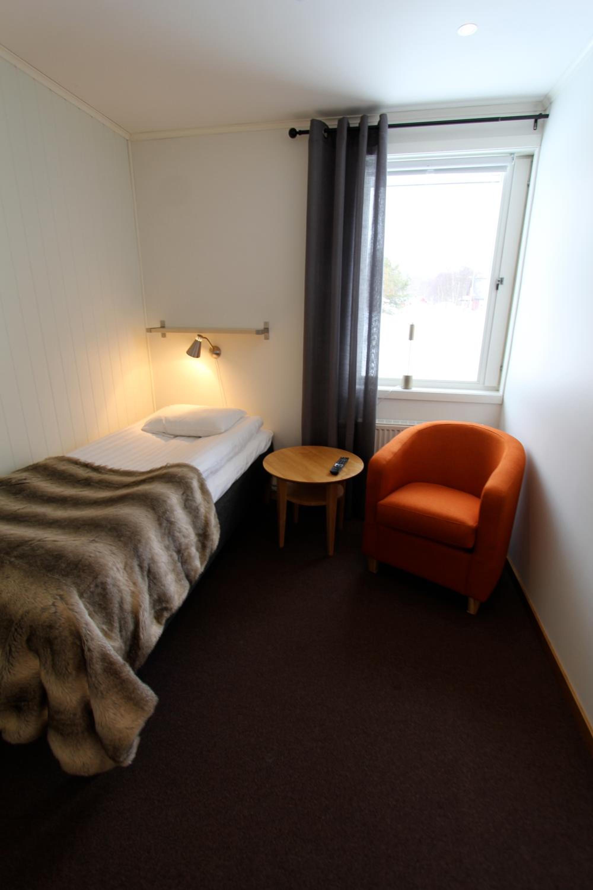 Economy Twin Room with Shared Bathroom photo 1