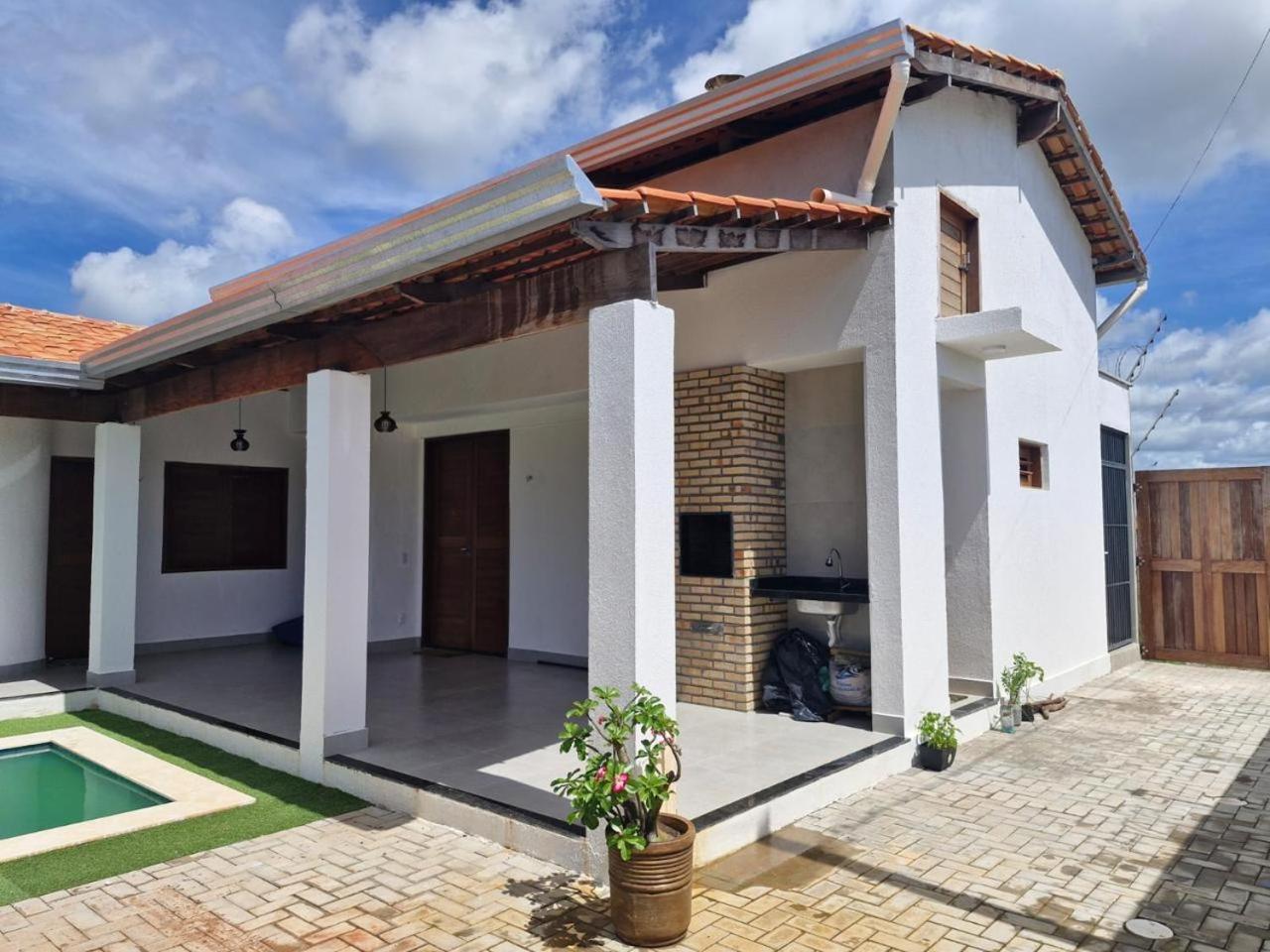 Three-Bedroom House photo 2