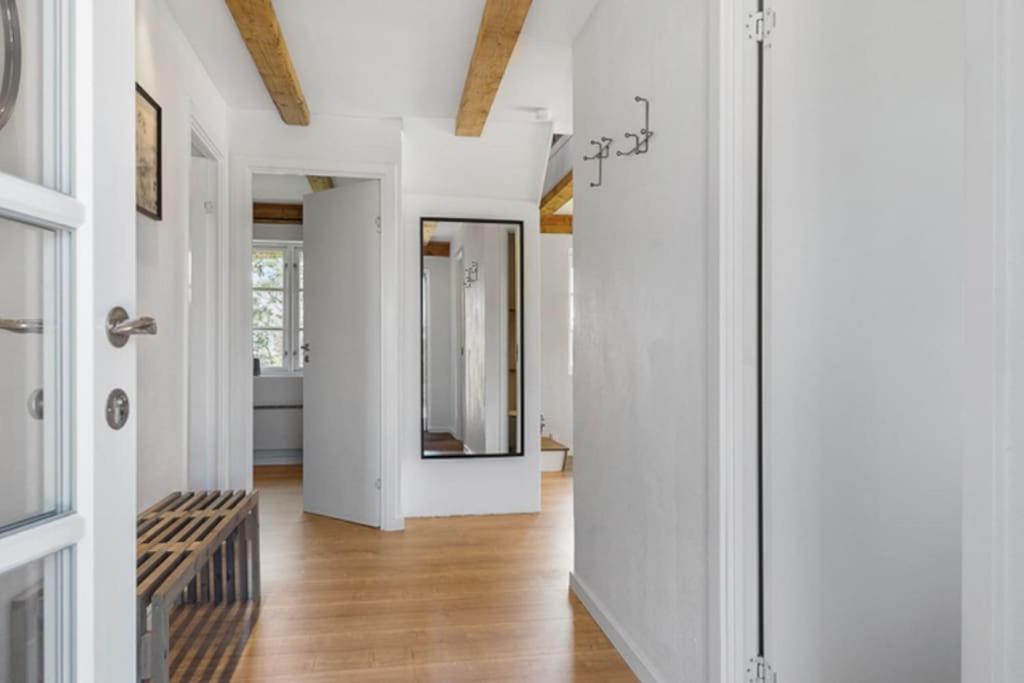 Four-Bedroom House photo 3