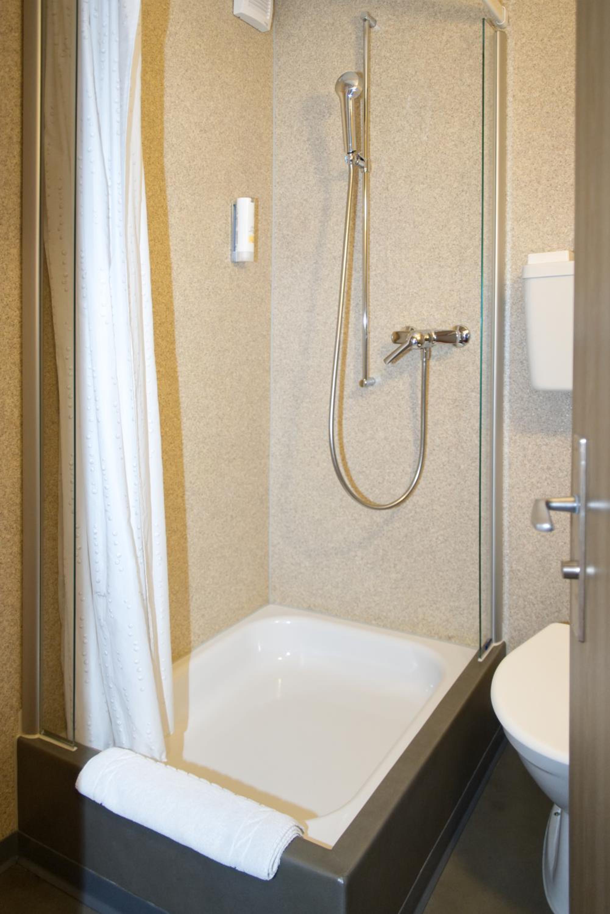 Economy Single Room with Private External Bathroom photo 3