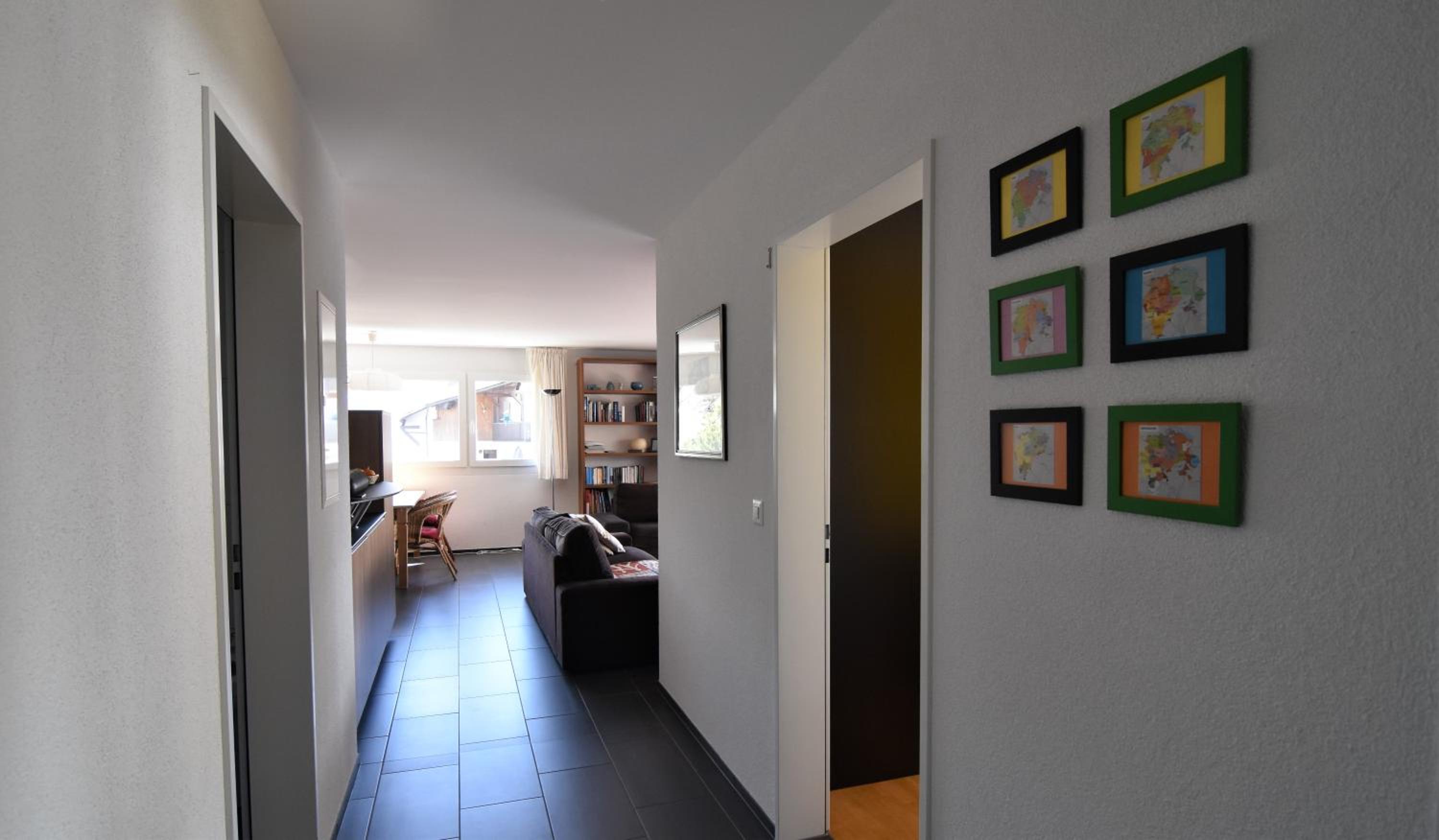 Two-Bedroom Apartment with Bath photo 3