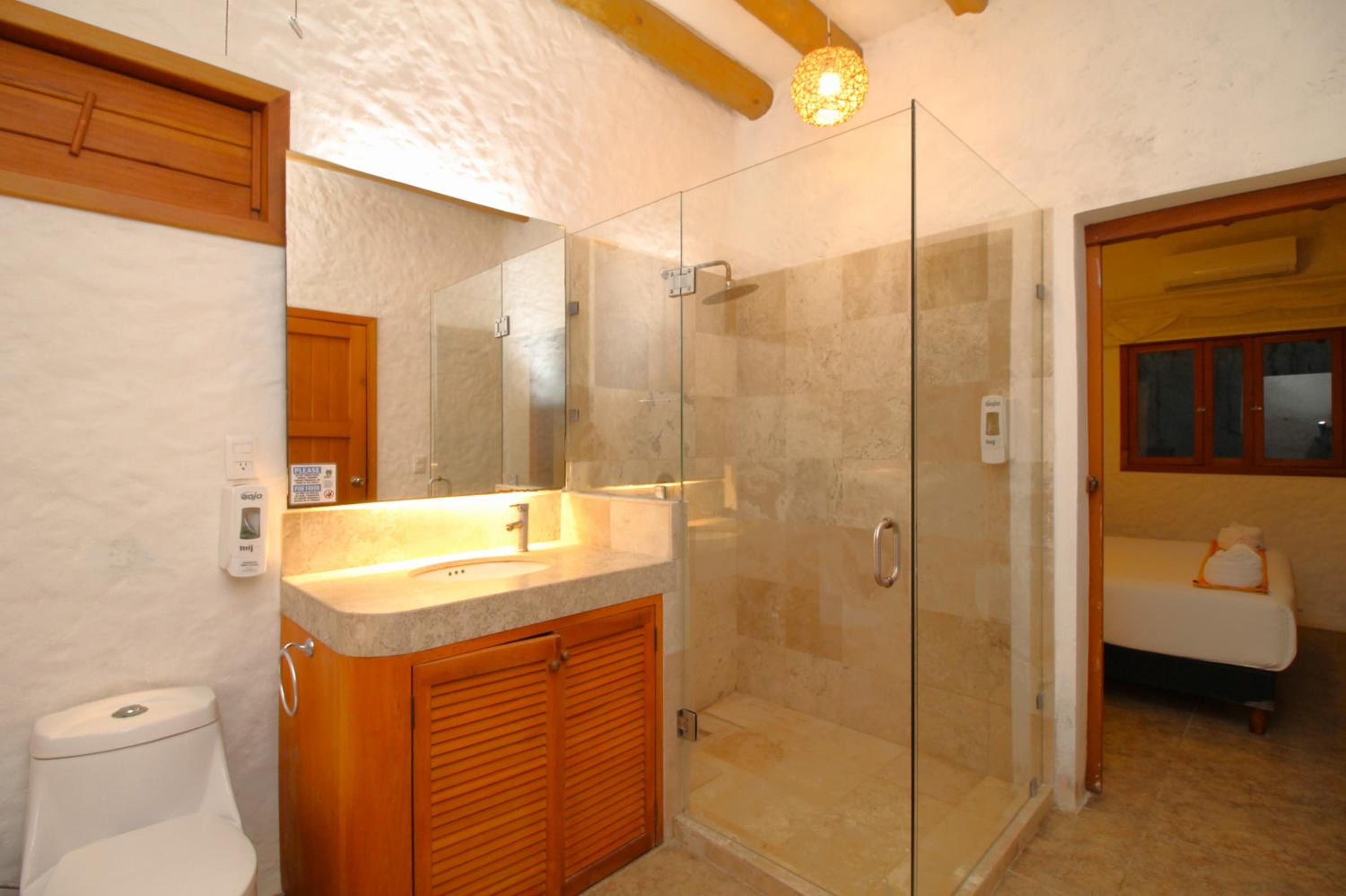 Deluxe Room - Photo 2