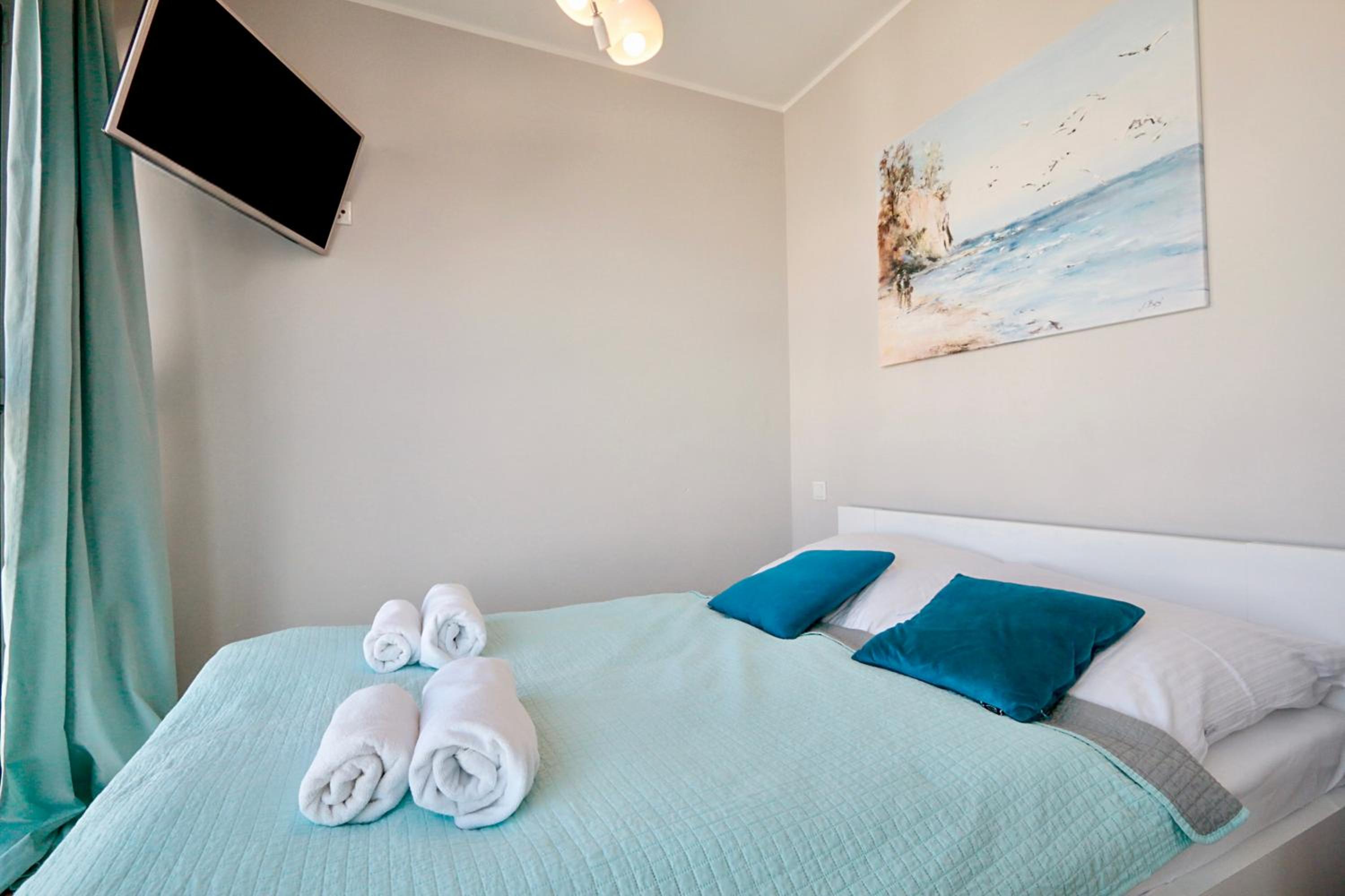 One-Bedroom Apartment with Balcony and Sea View photo 2