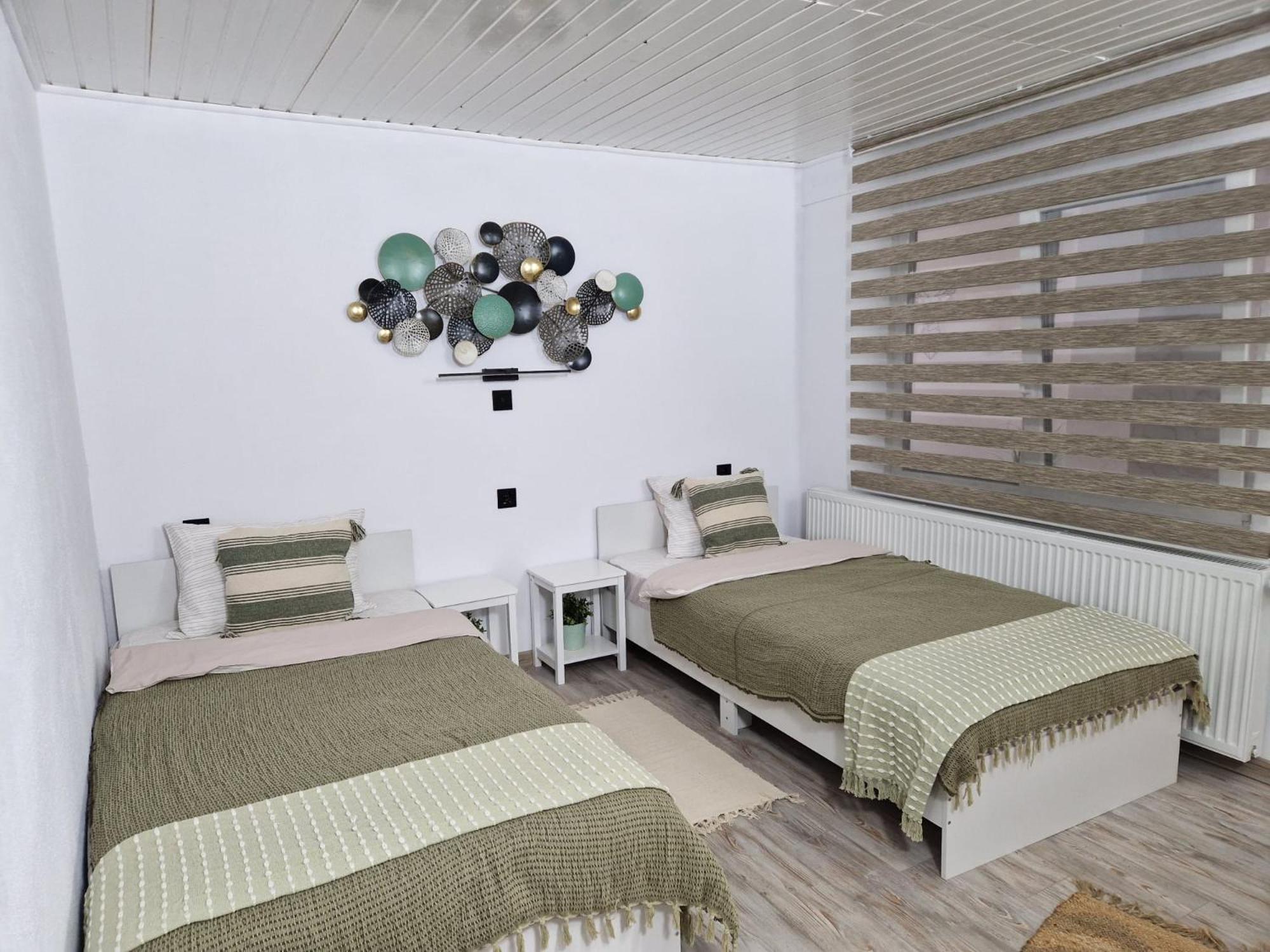 Twin Room with Private Bathroom photo 1