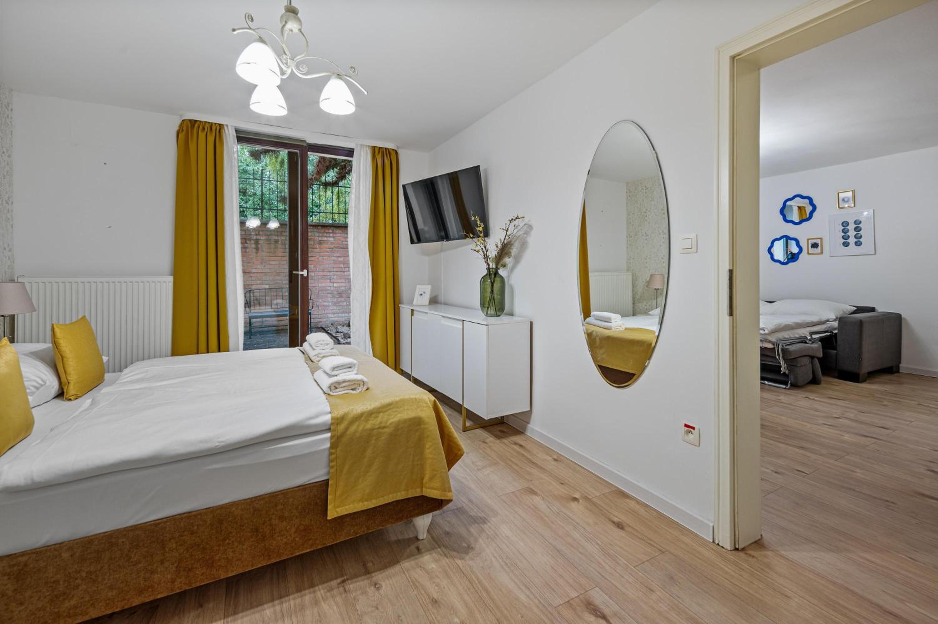 Deluxe Studio Apartment - Photo 1