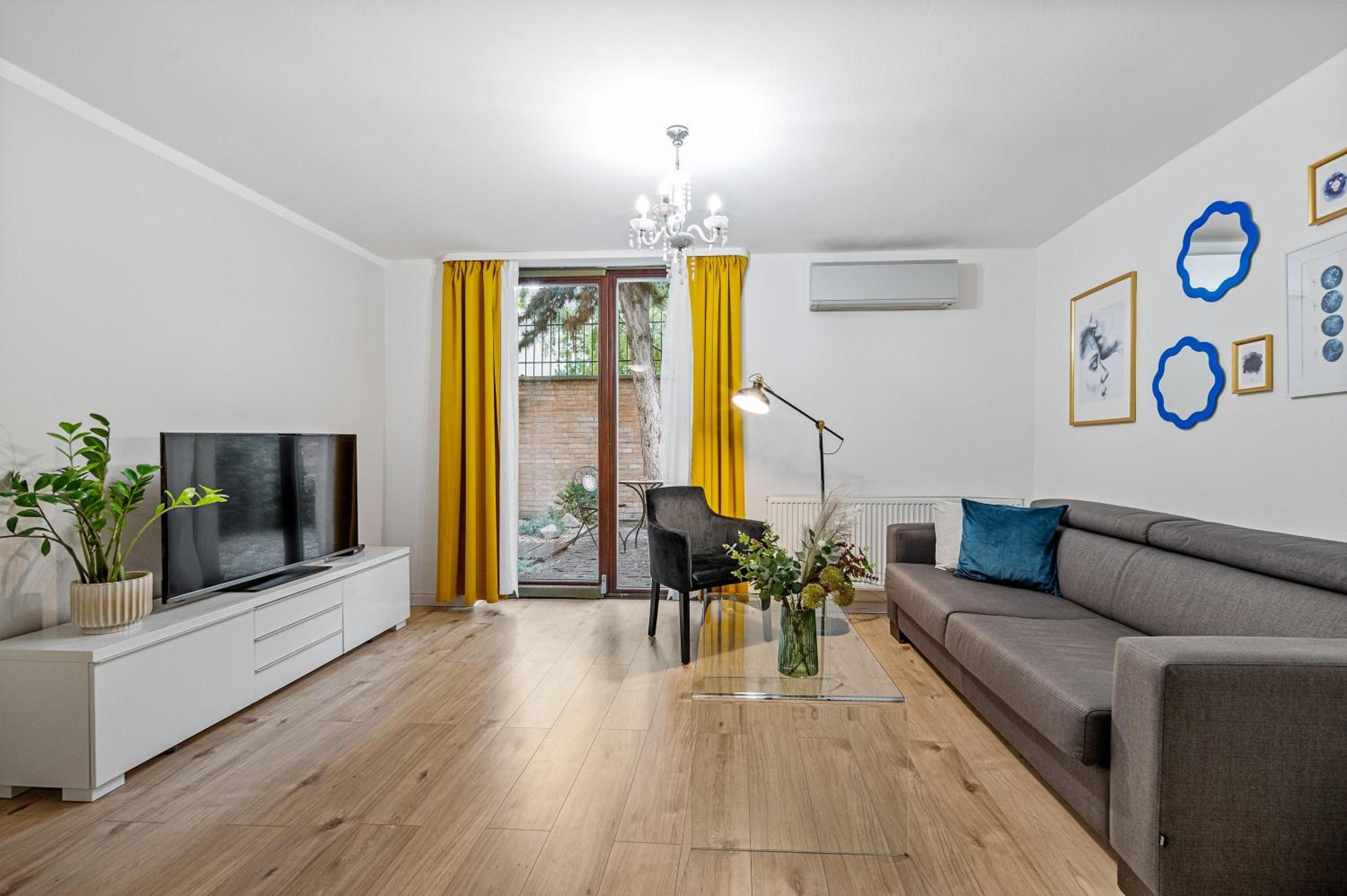 Deluxe Studio Apartment - Photo 6