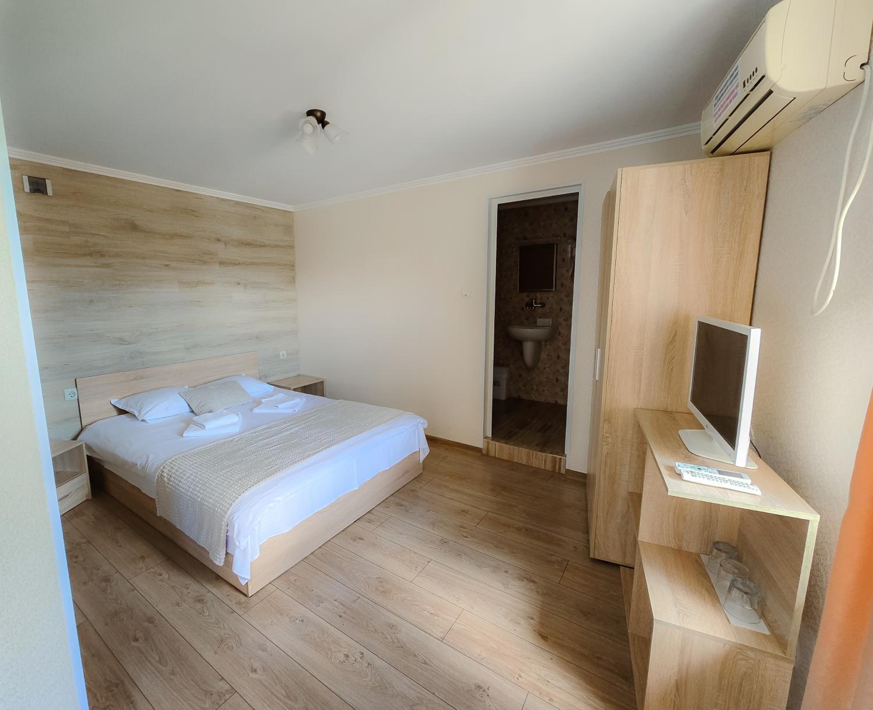 Economy Double or Twin Room photo 1