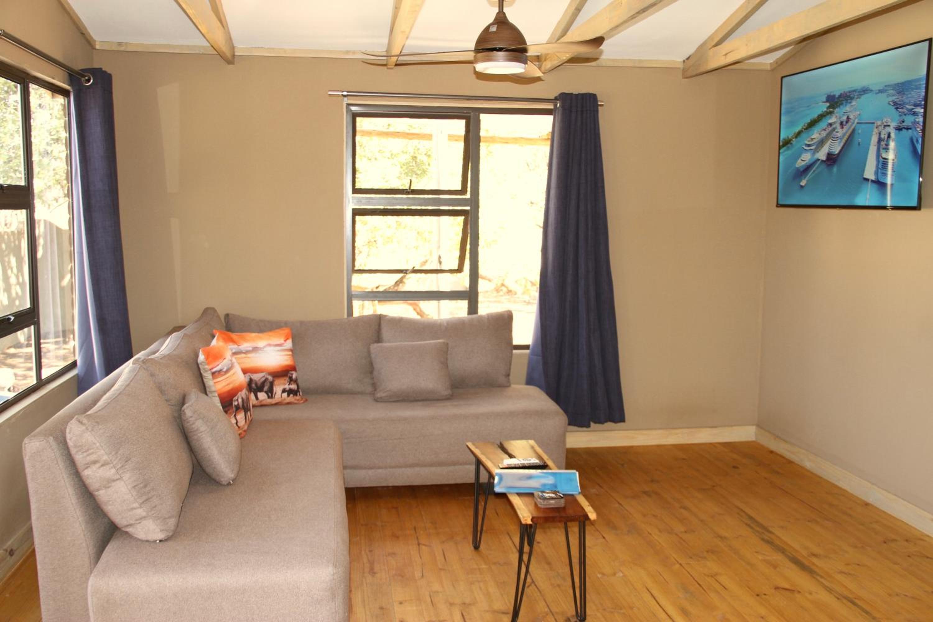 One-Bedroom House photo 1